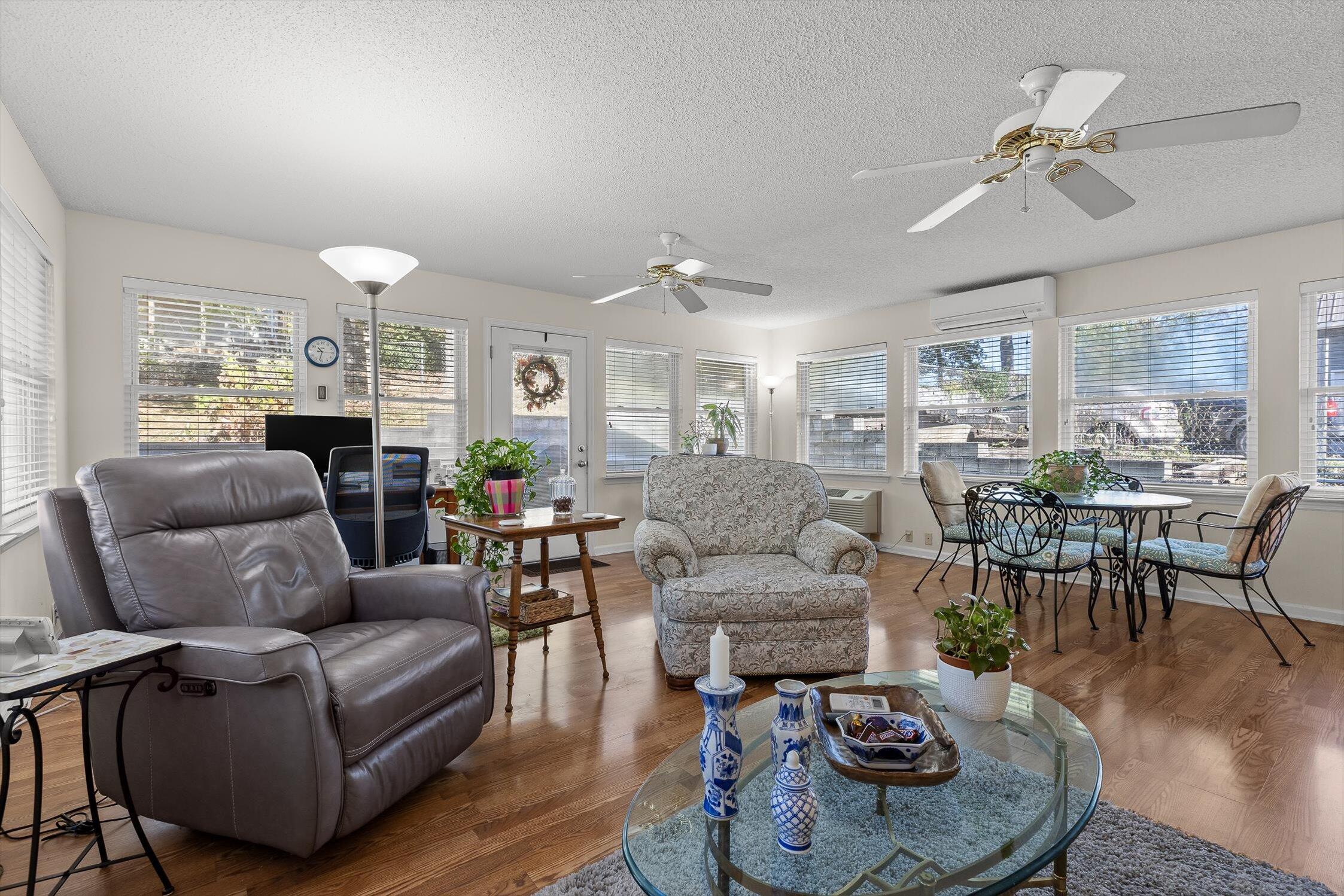 6725 Harbor Terrace