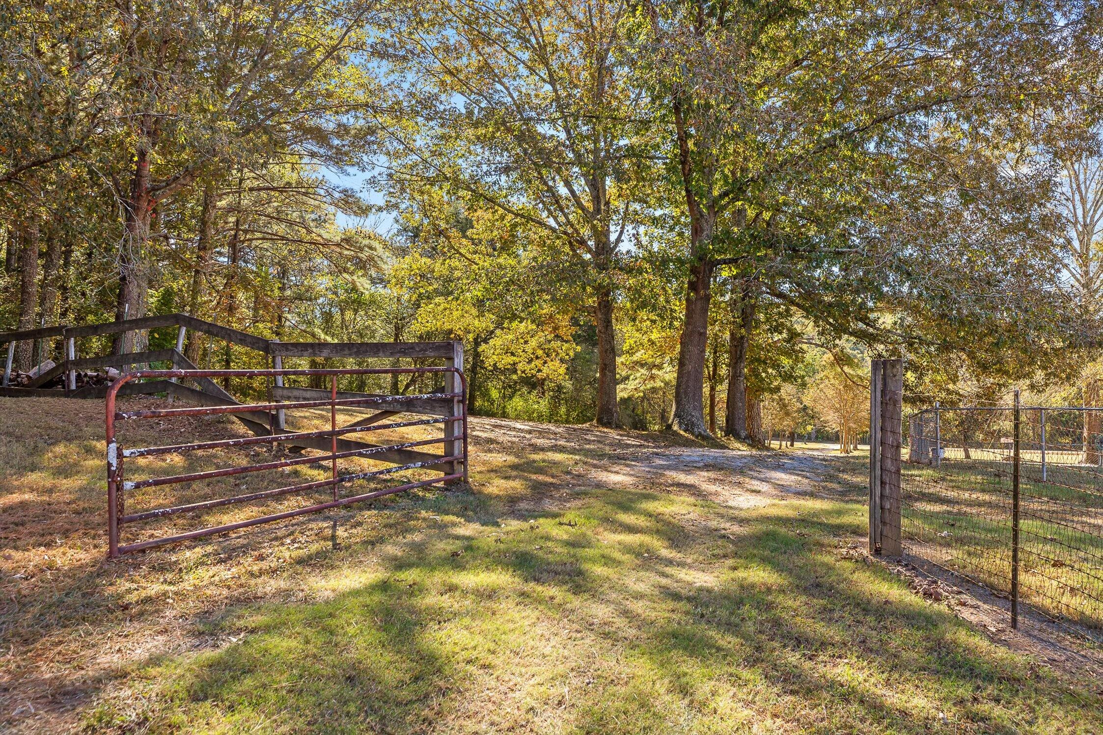 1288 Brymer Creek Road, McDonald