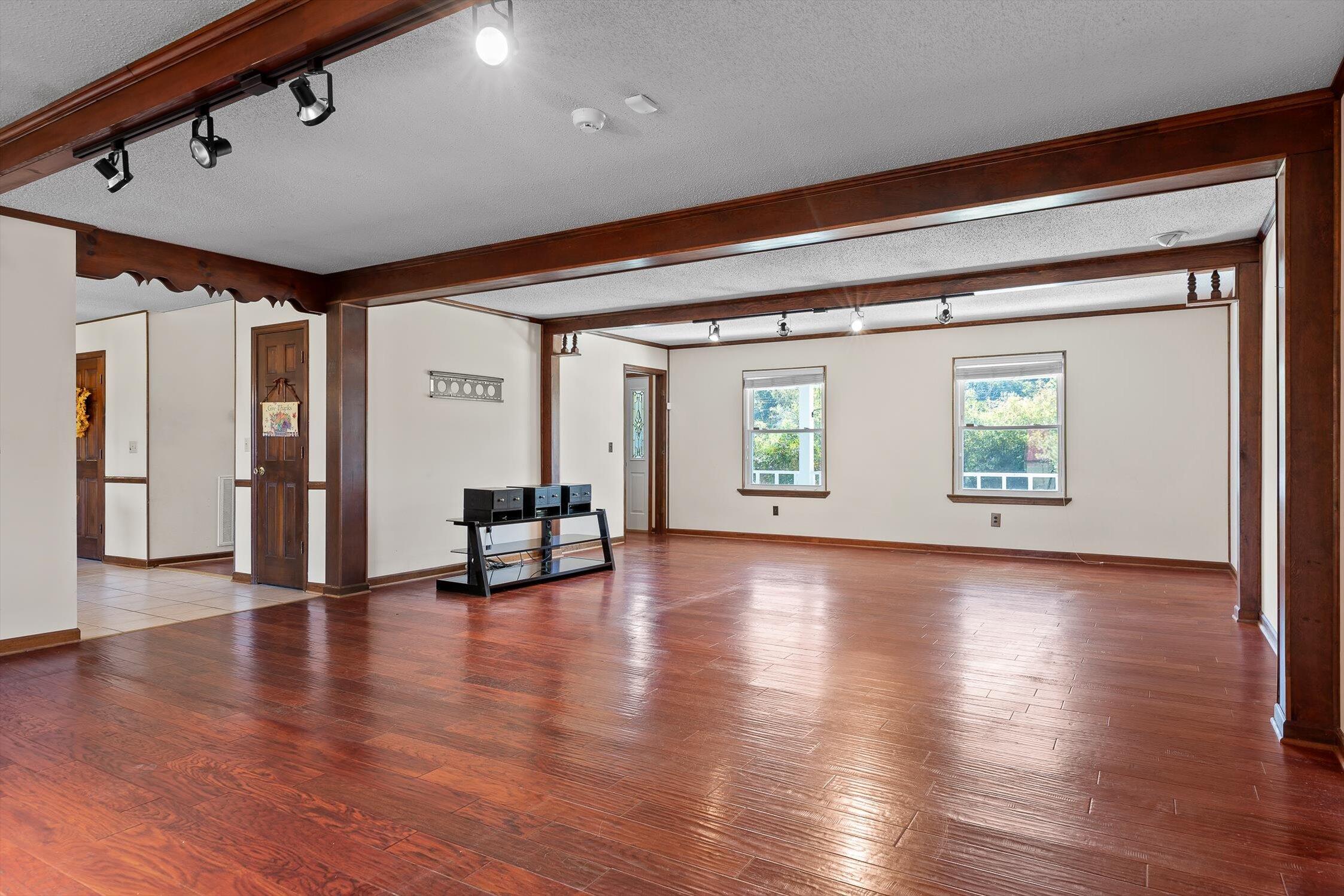 1288 Brymer Creek Road, McDonald
