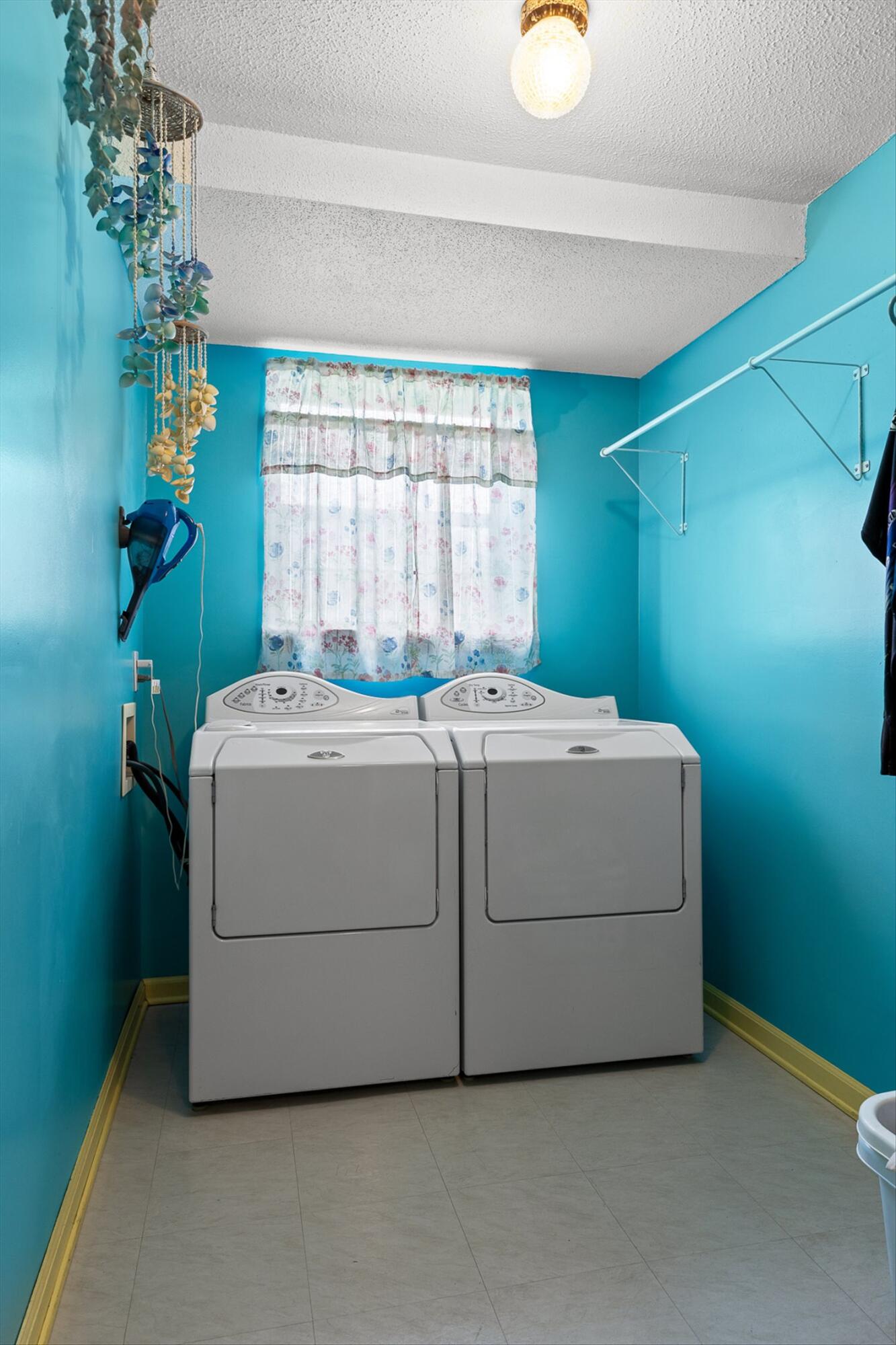 37 Robert E Lee Drive