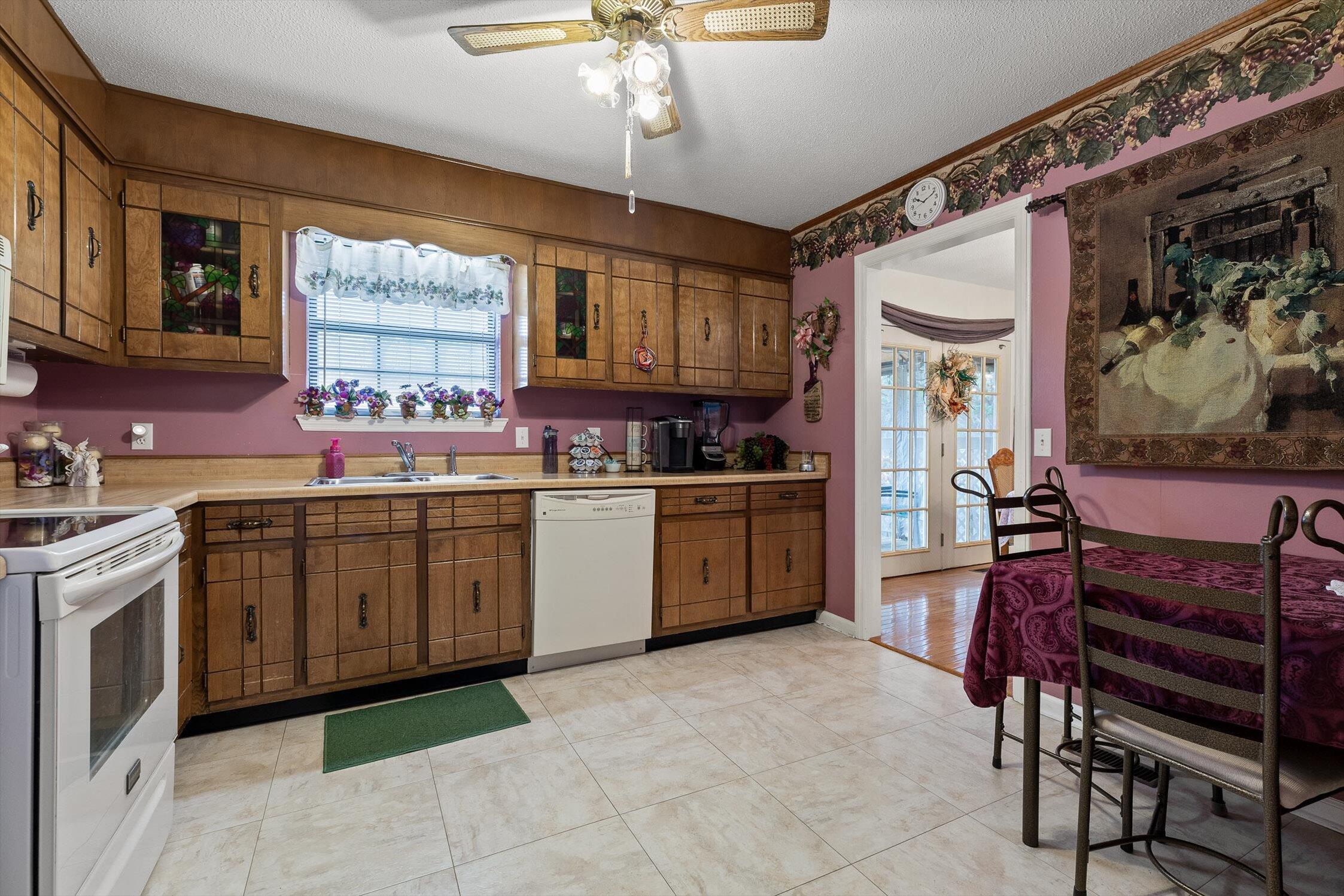 37 Robert E Lee Drive