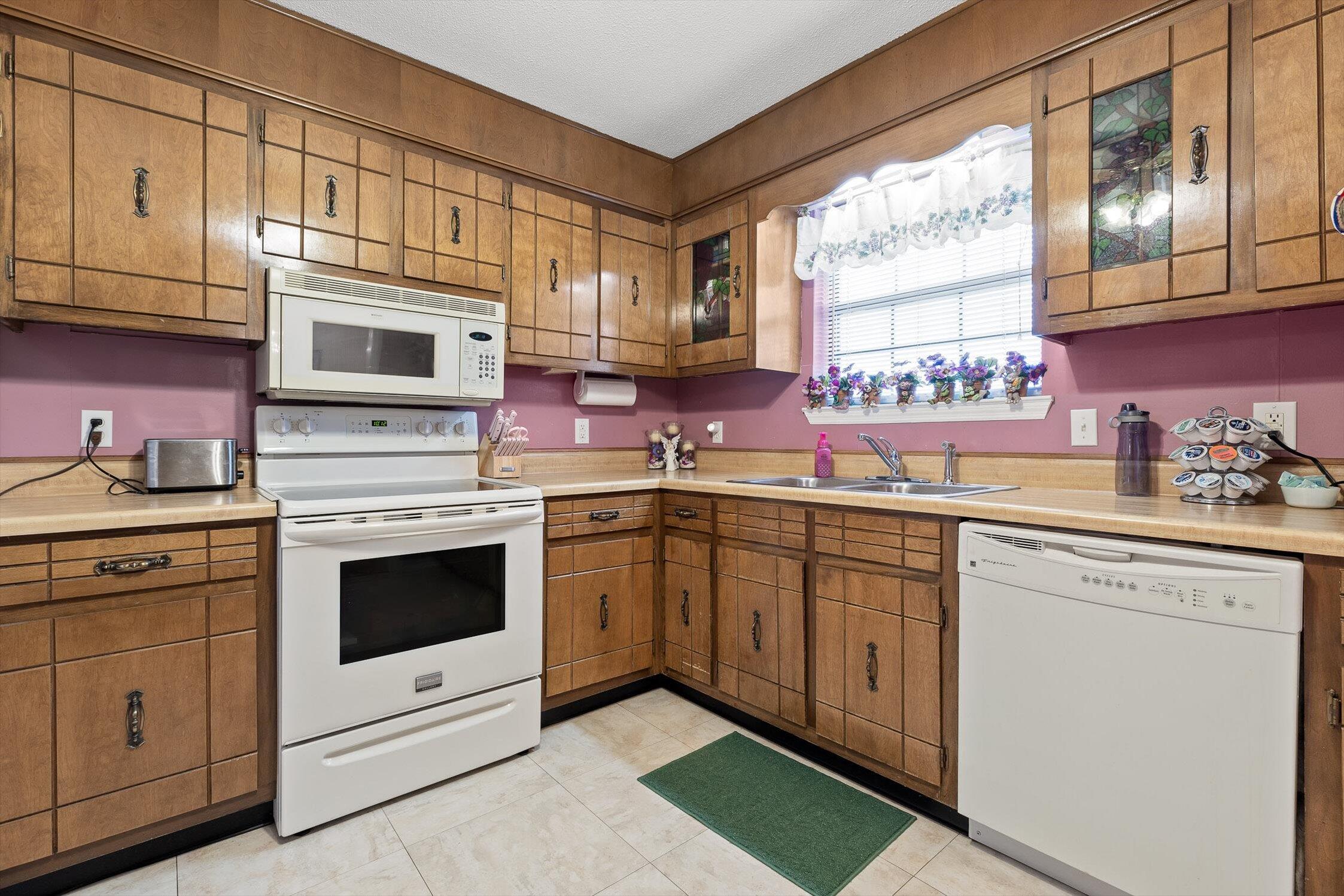 37 Robert E Lee Drive