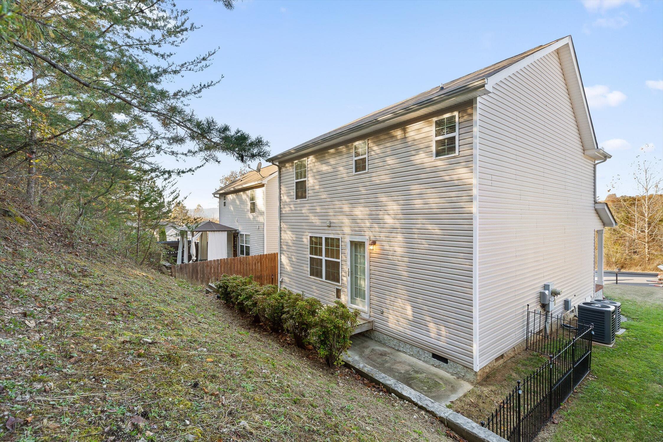 2117 Short Leaf Lane