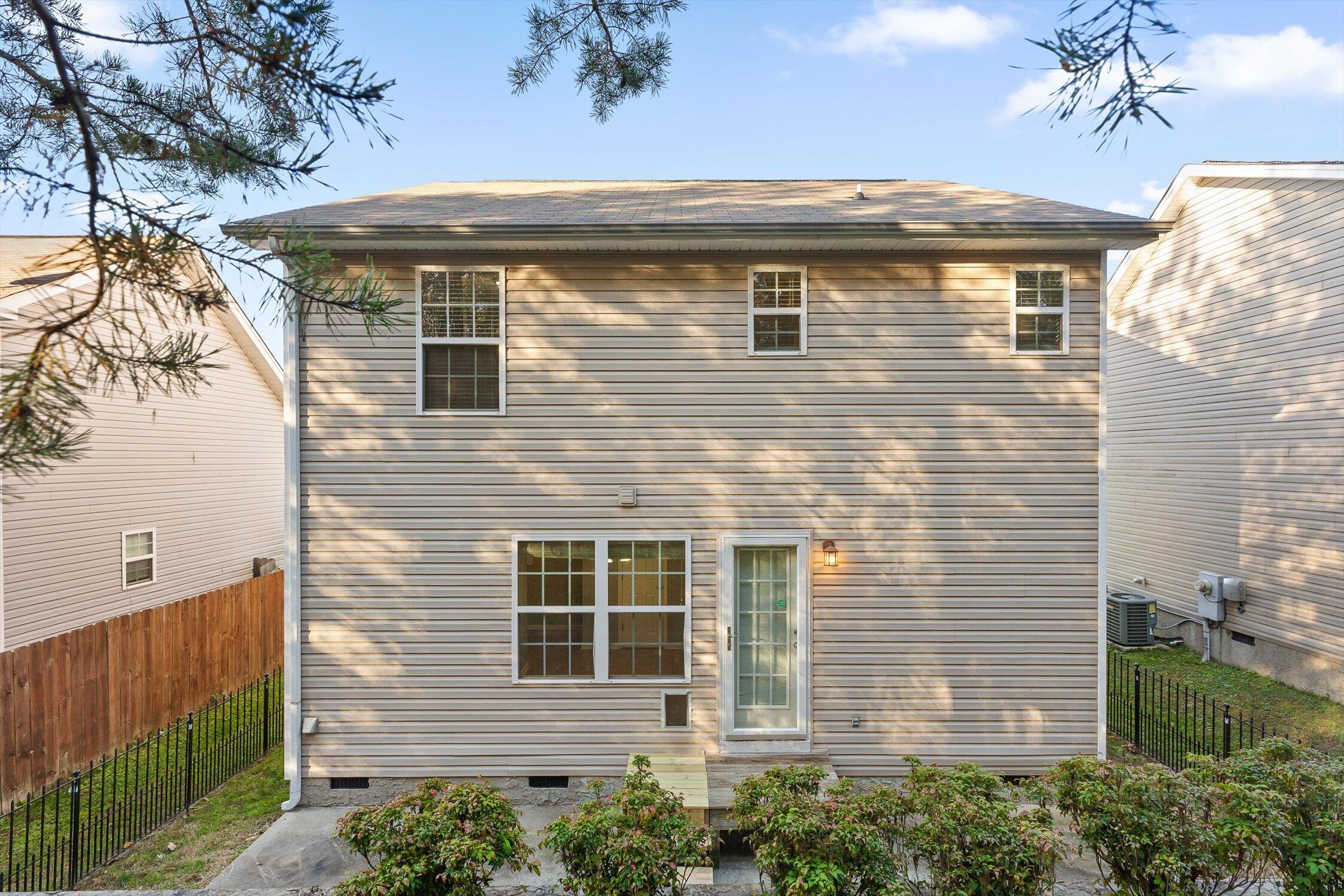 2117 Short Leaf Lane