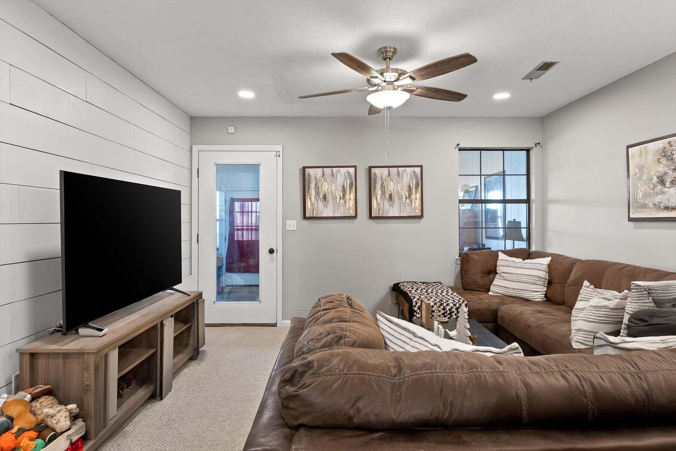 6480 Brookmead Circle