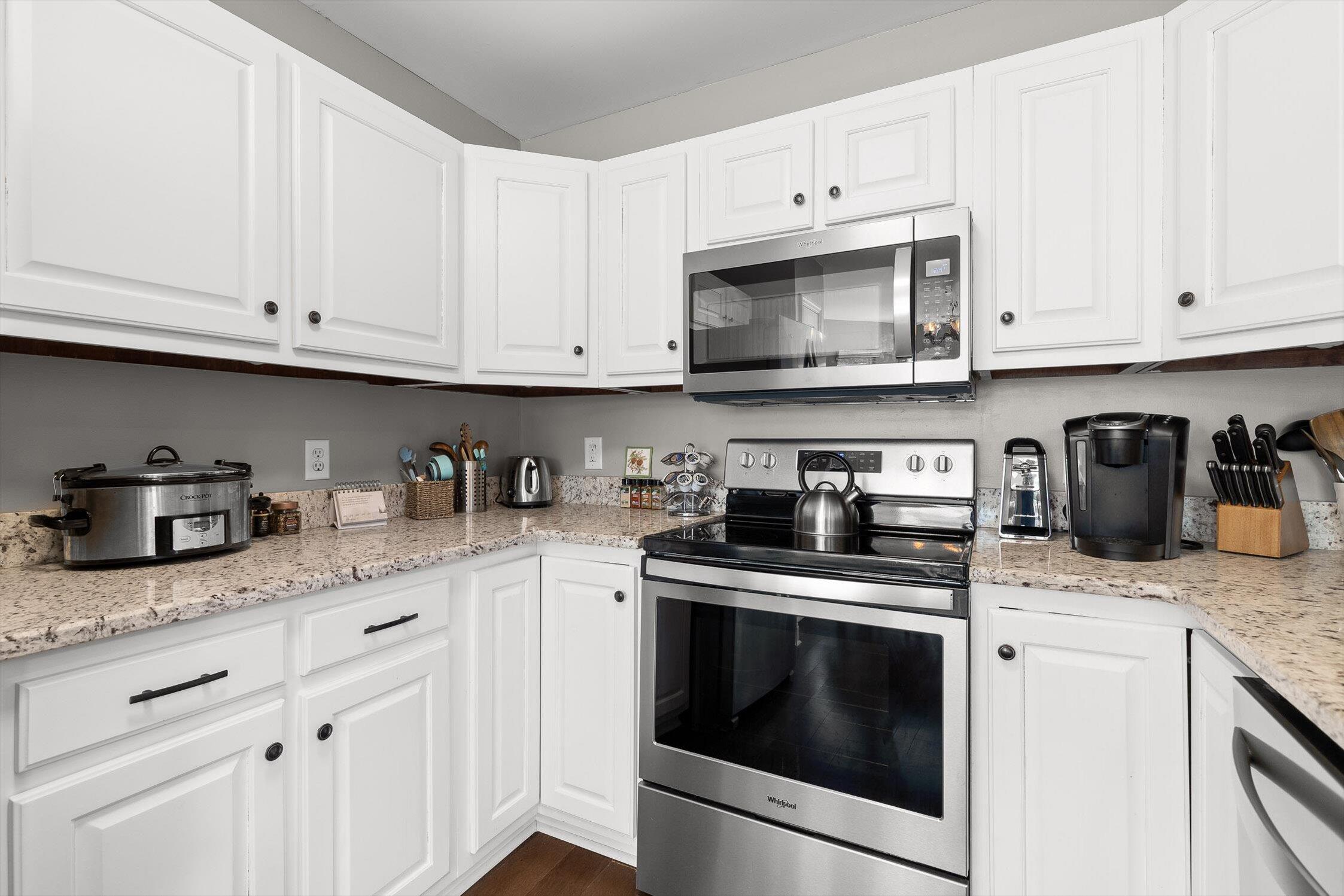 6815 Huntcliff Drive