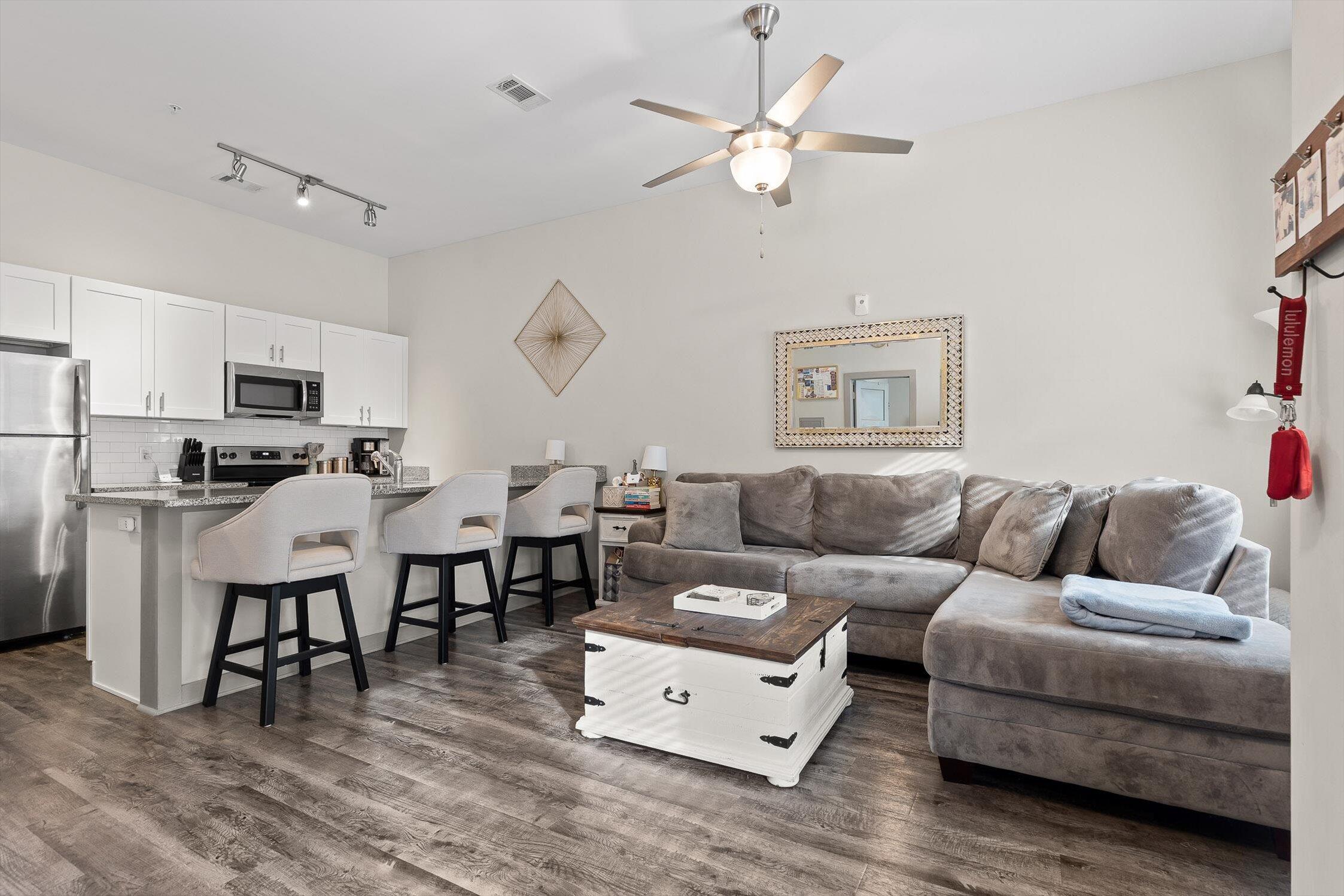 782 Riverfront Parkway, 107