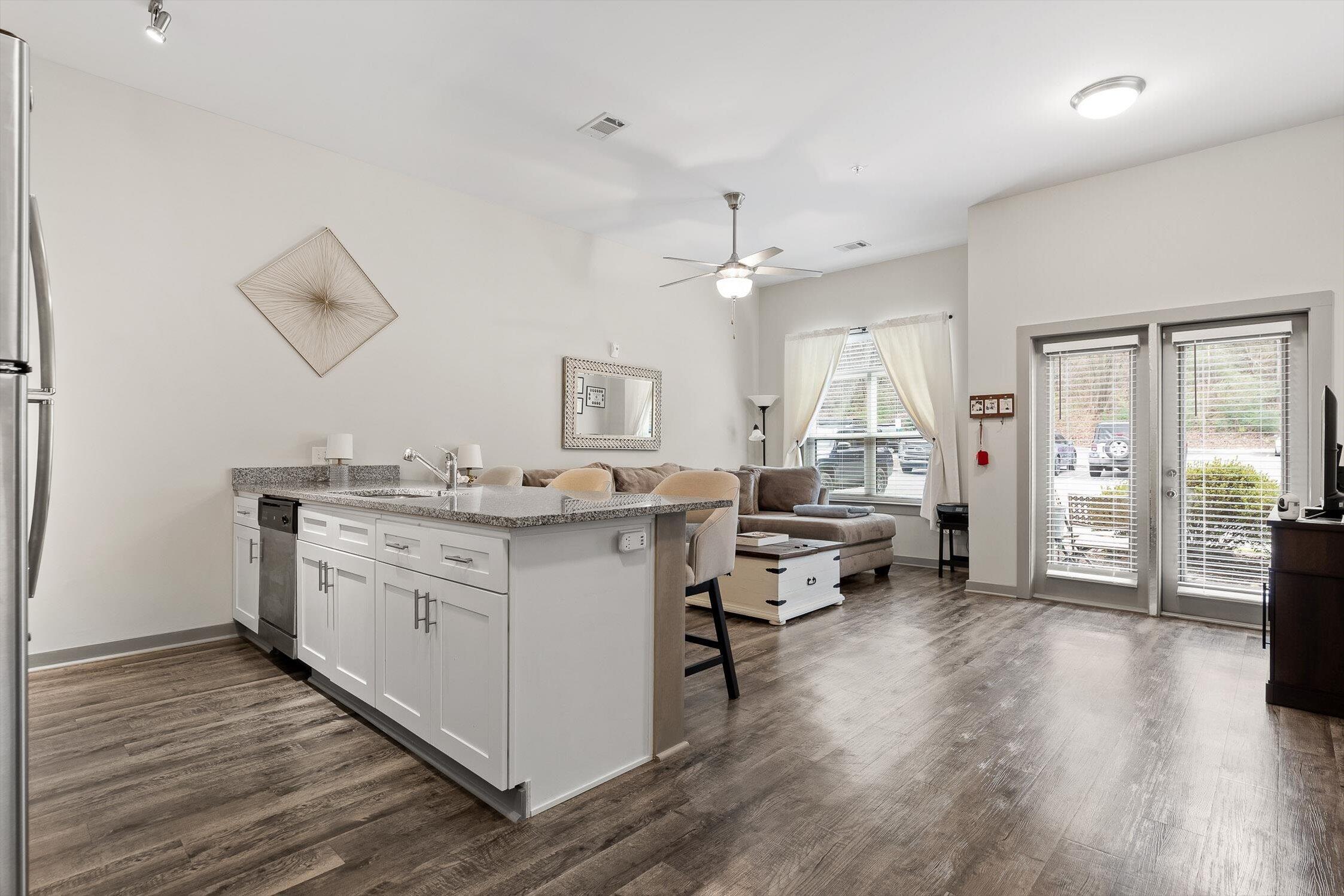 782 Riverfront Parkway, 107