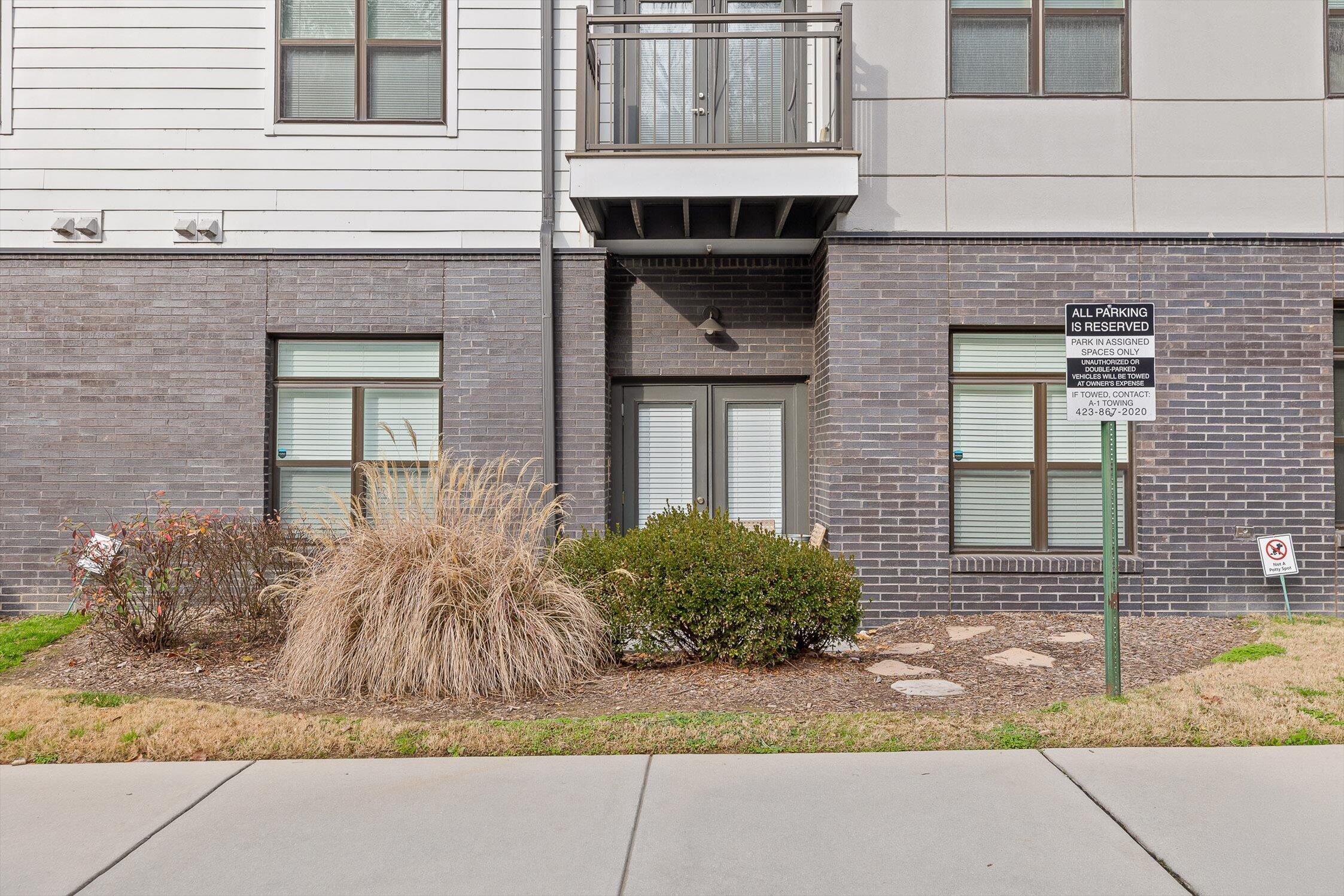 782 Riverfront Parkway, 107