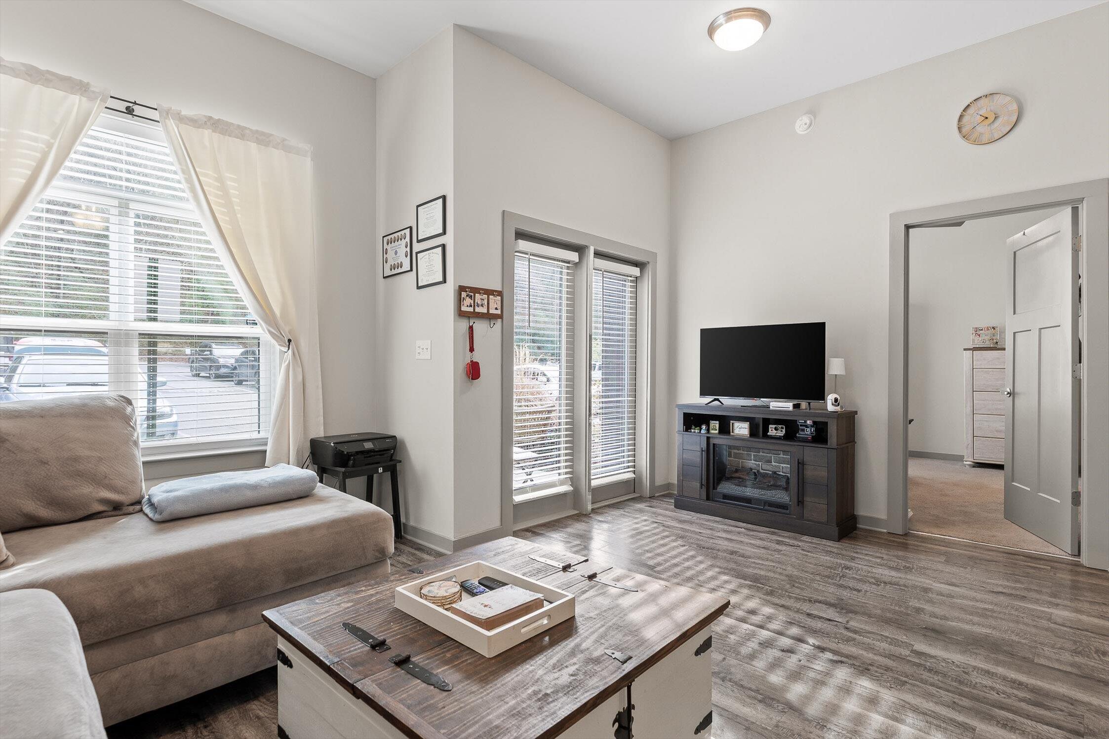 782 Riverfront Parkway, 107