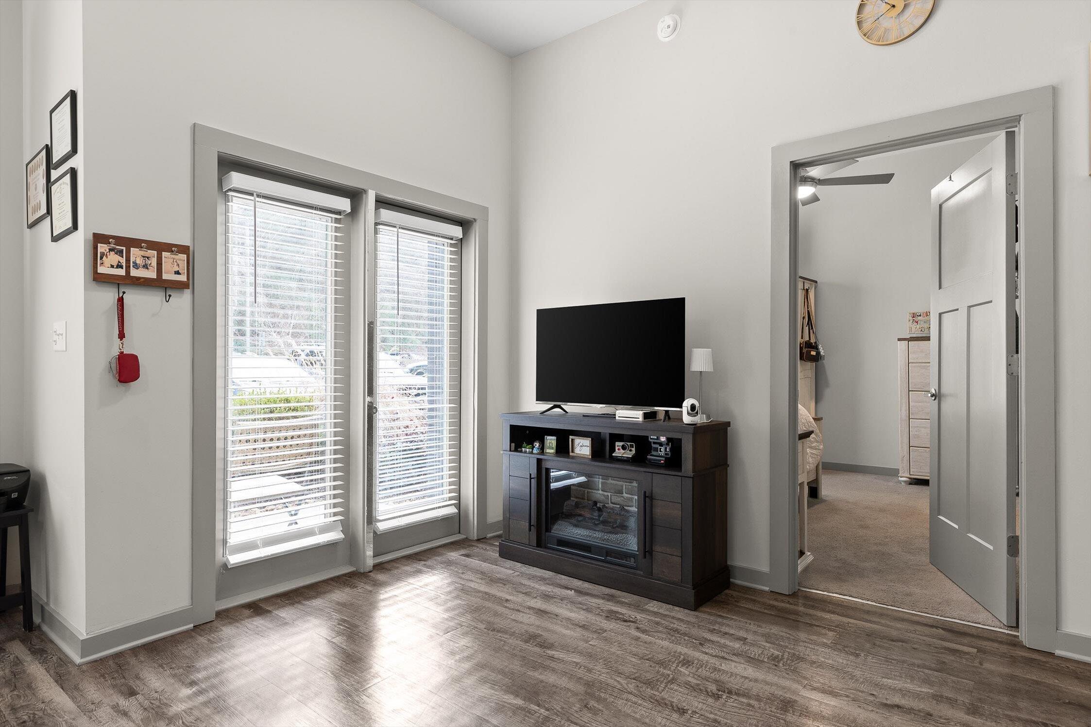 782 Riverfront Parkway, 107