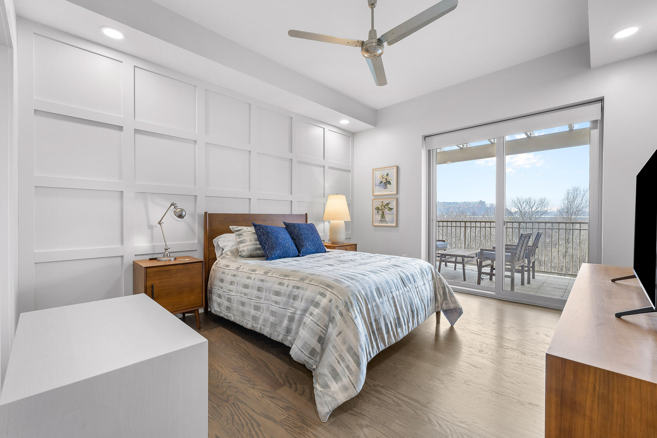 4 Cherokee Boulevard, 409