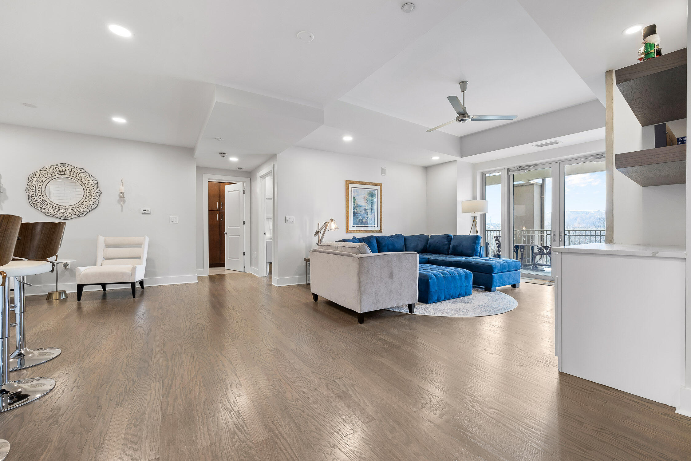 4 Cherokee Boulevard, 409