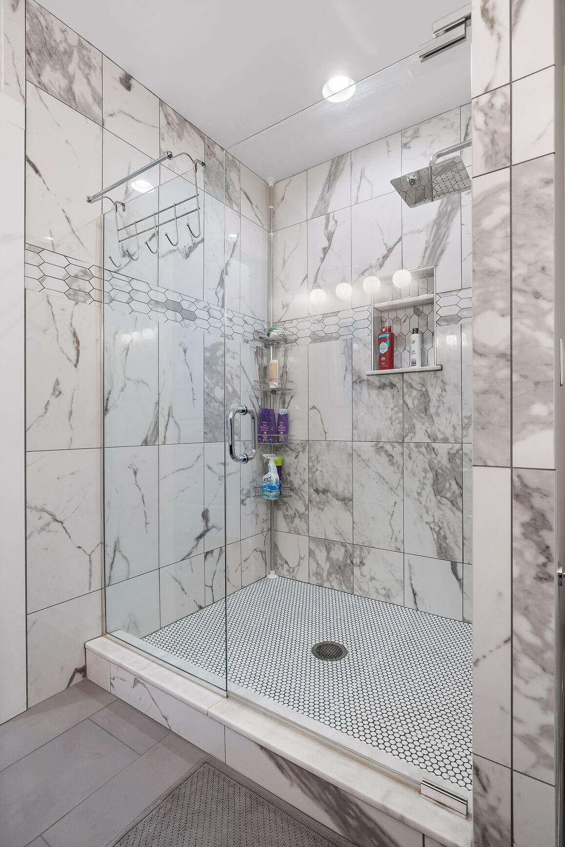 4 Cherokee Boulevard, 409