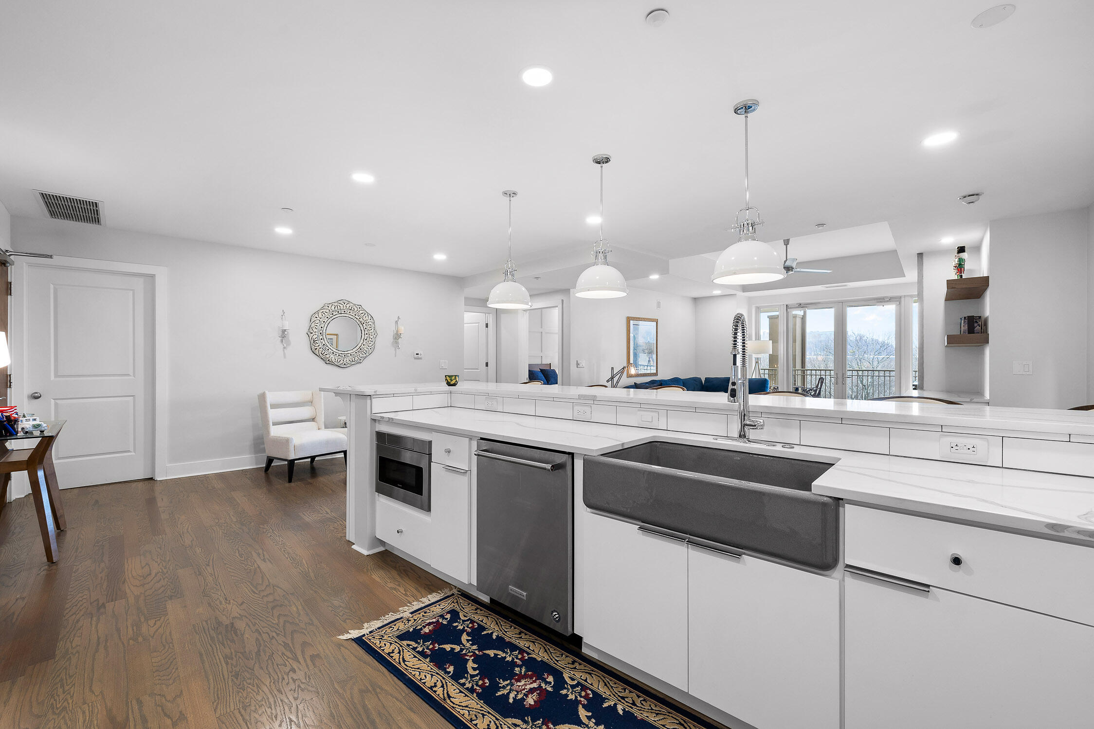 4 Cherokee Boulevard, 409