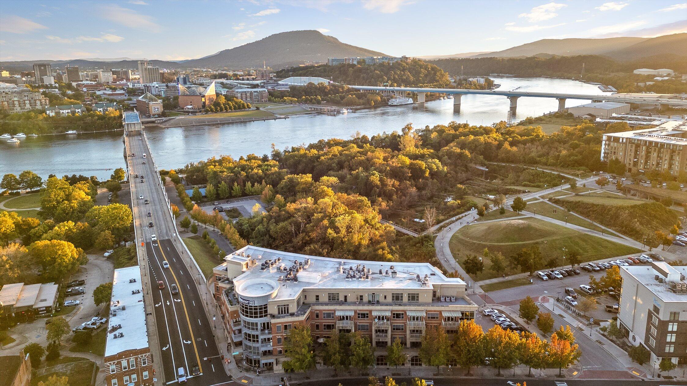 4 Cherokee Boulevard, 409