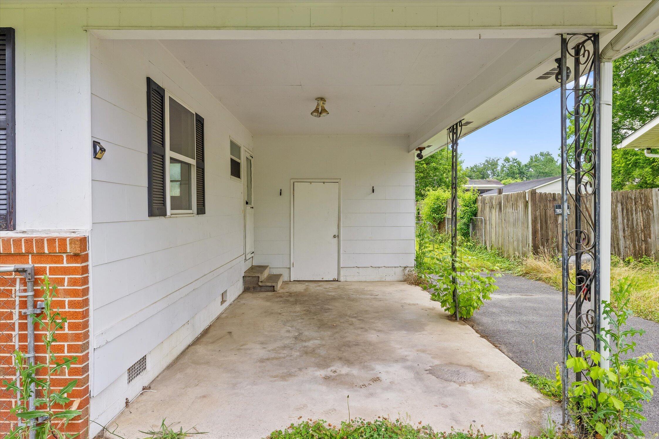1308 W Sherry Drive
