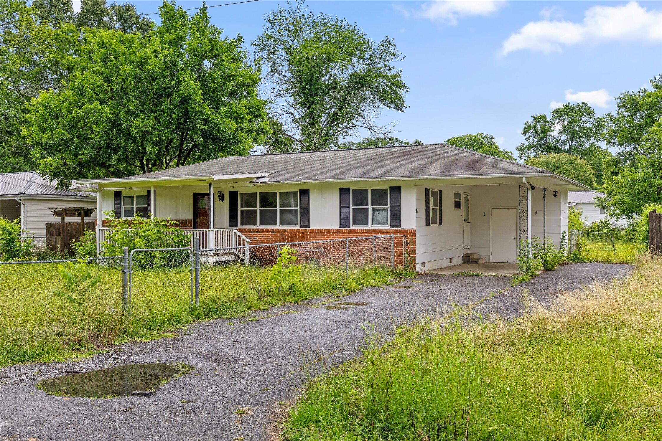 1308 W Sherry Drive