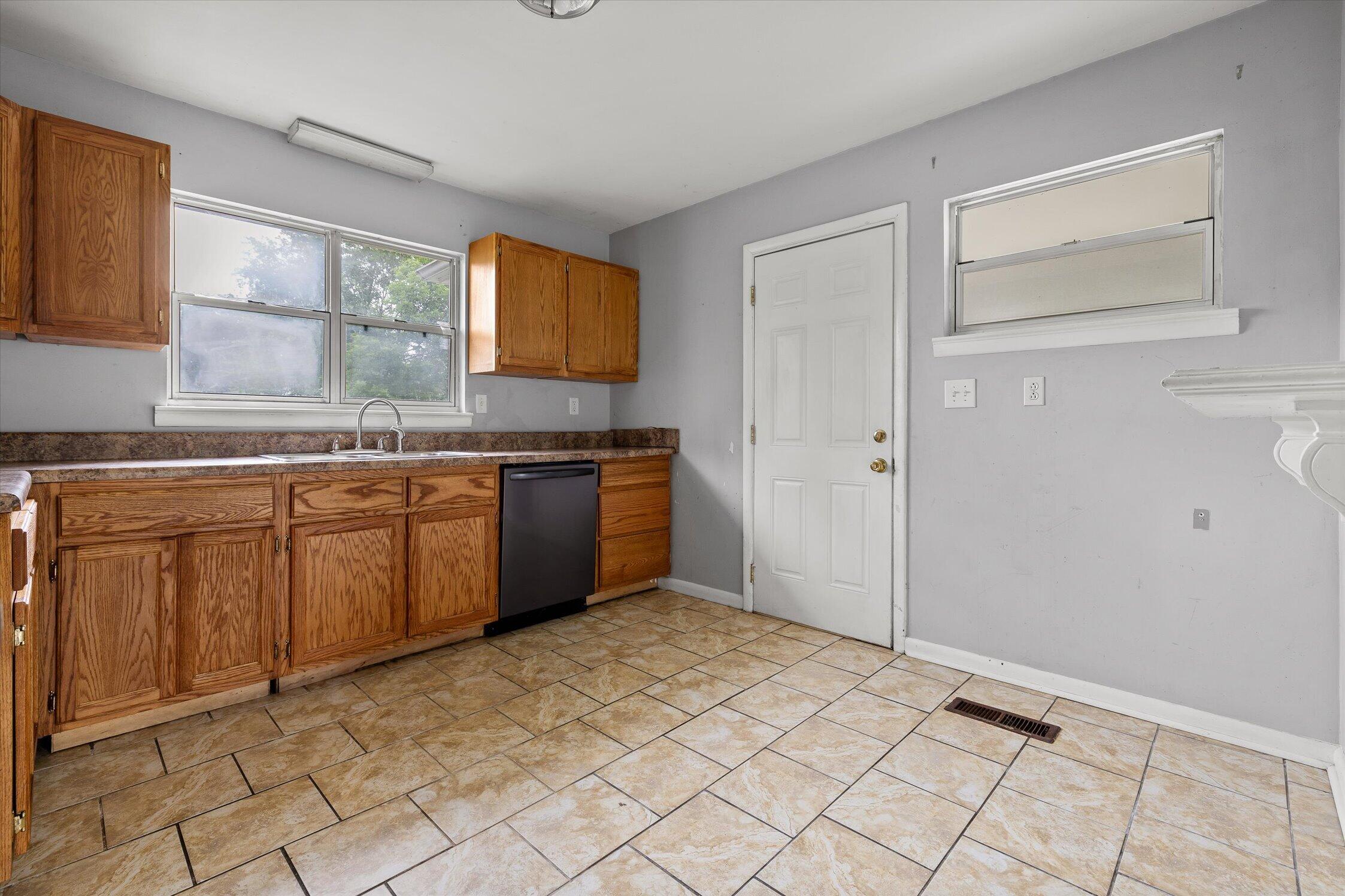 1308 W Sherry Drive