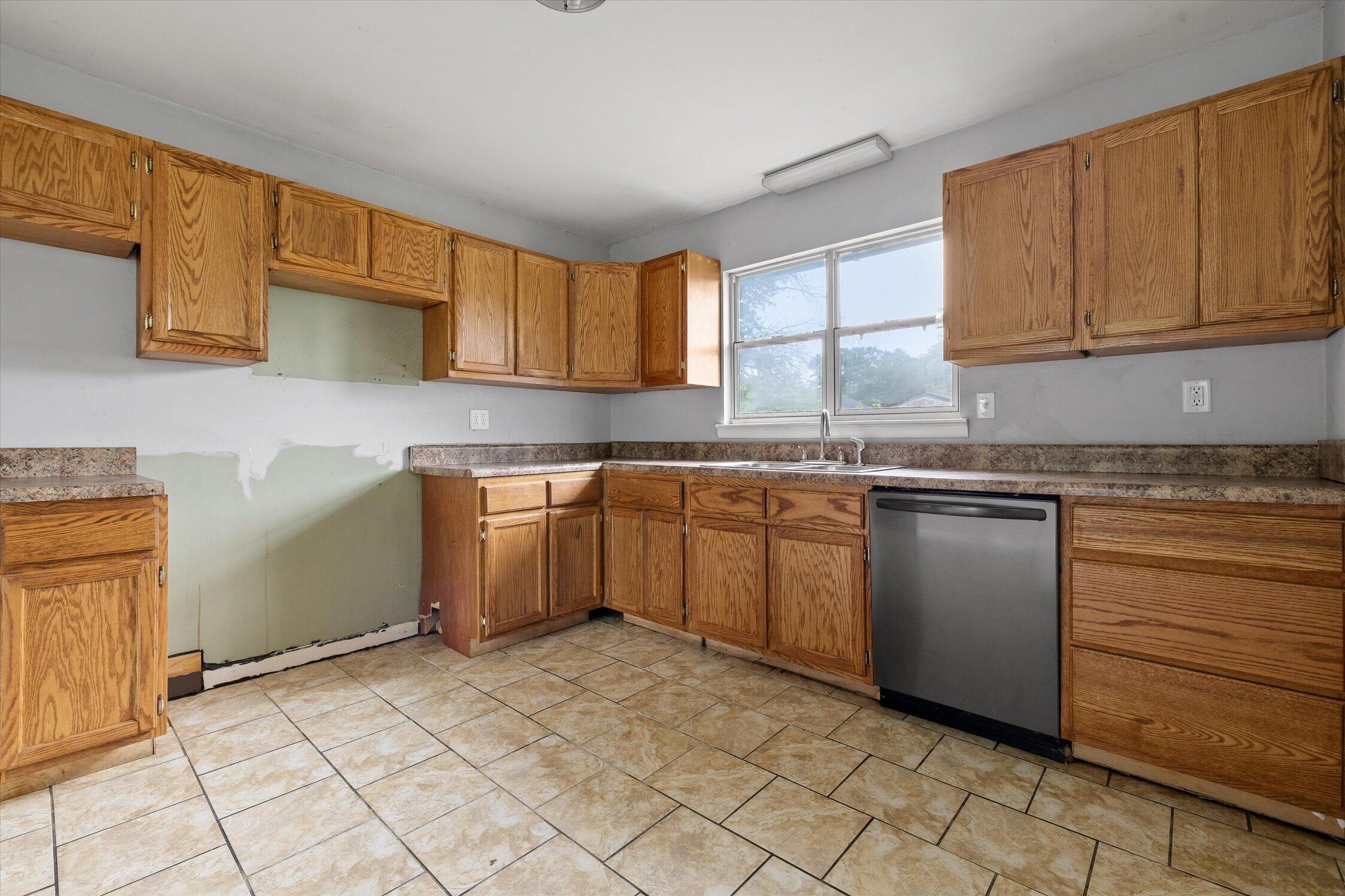 1308 W Sherry Drive