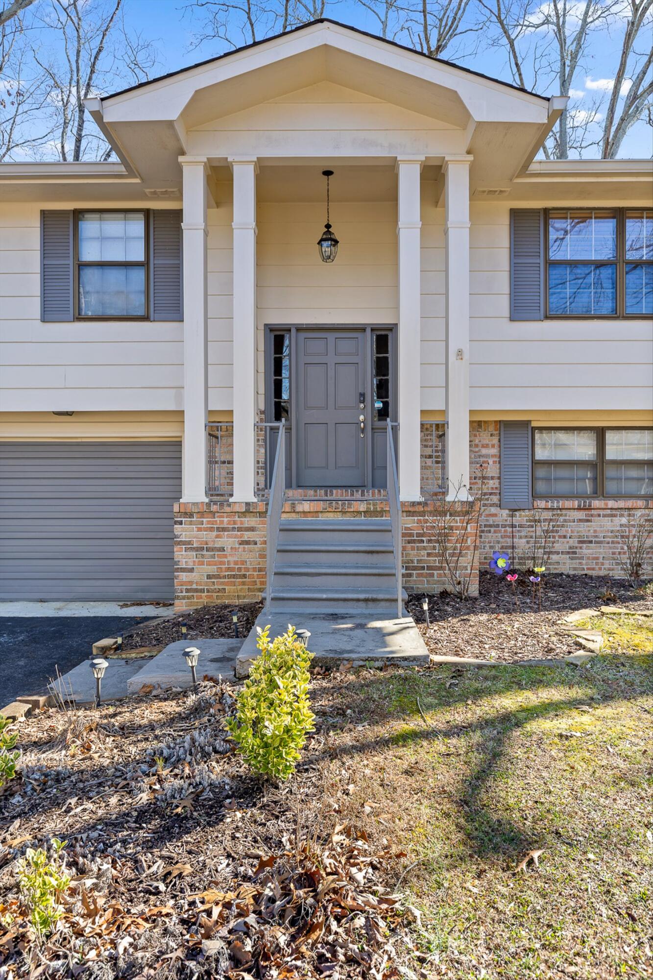 8437 Cross Timbers Circle