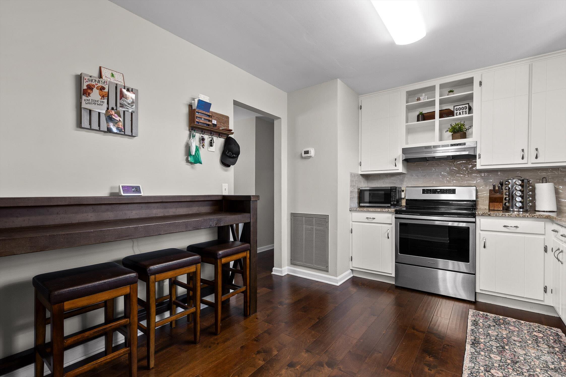 8437 Cross Timbers Circle