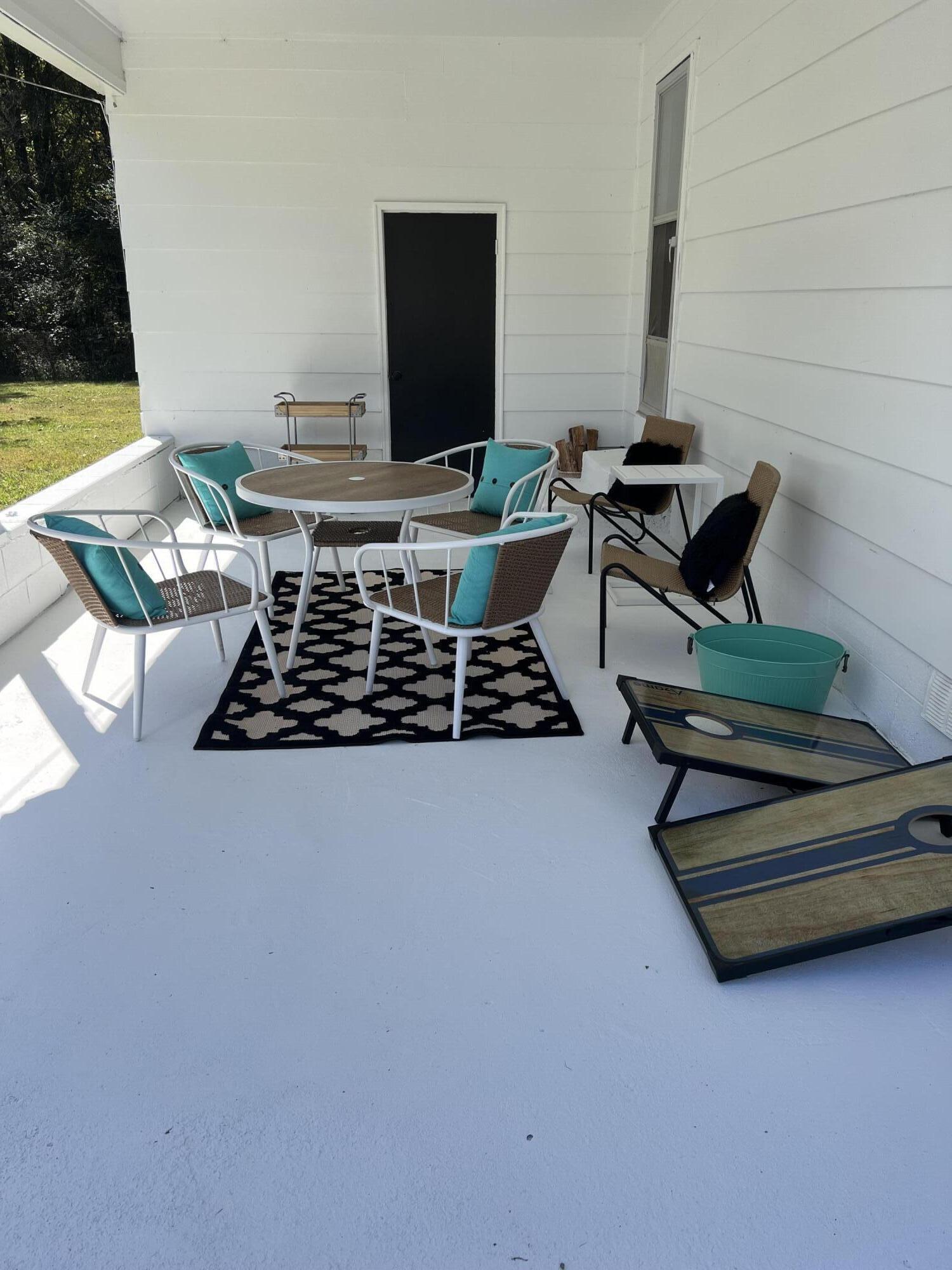 8429 Daisy Dallas Road