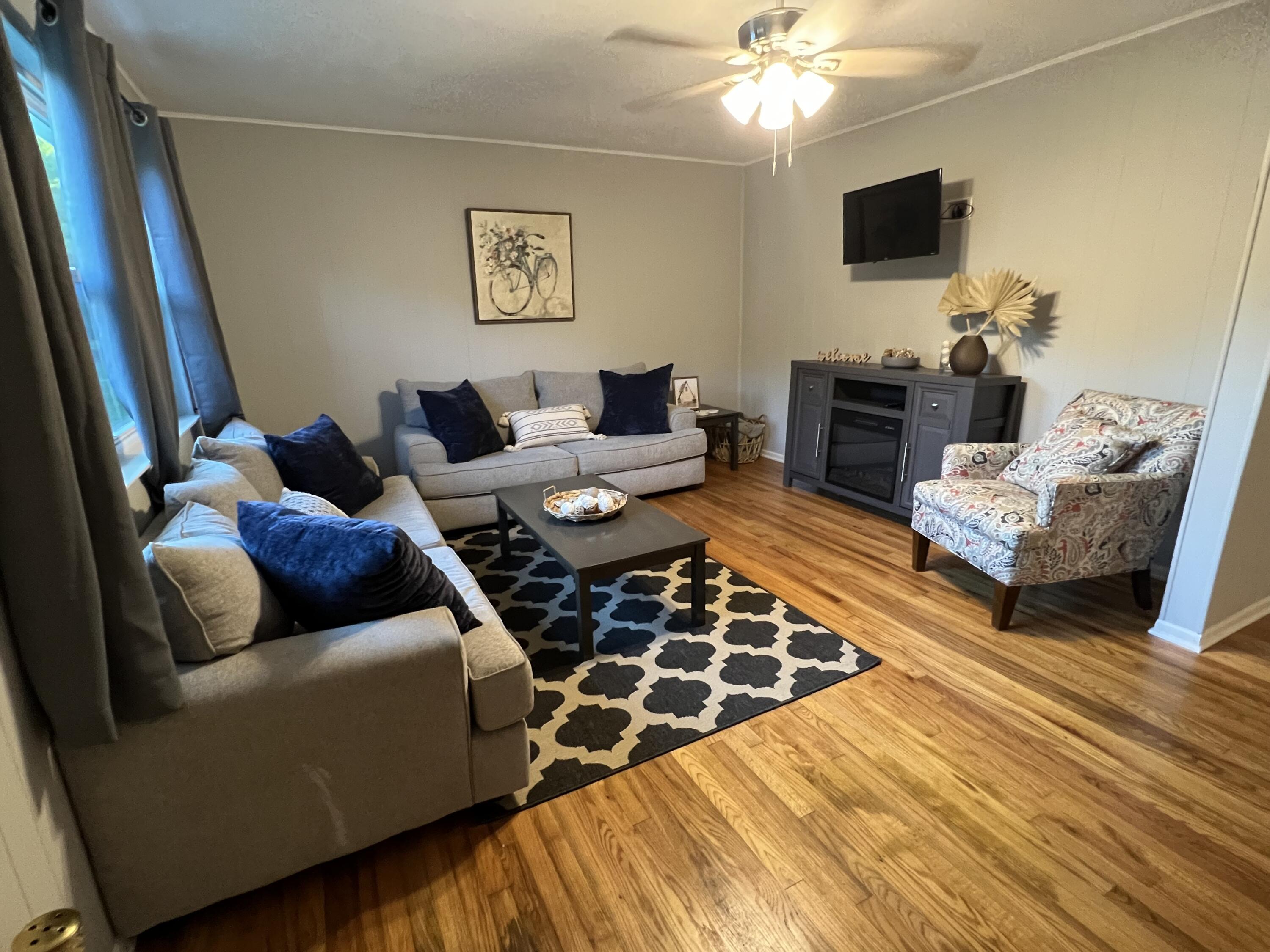 8429 Daisy Dallas Road