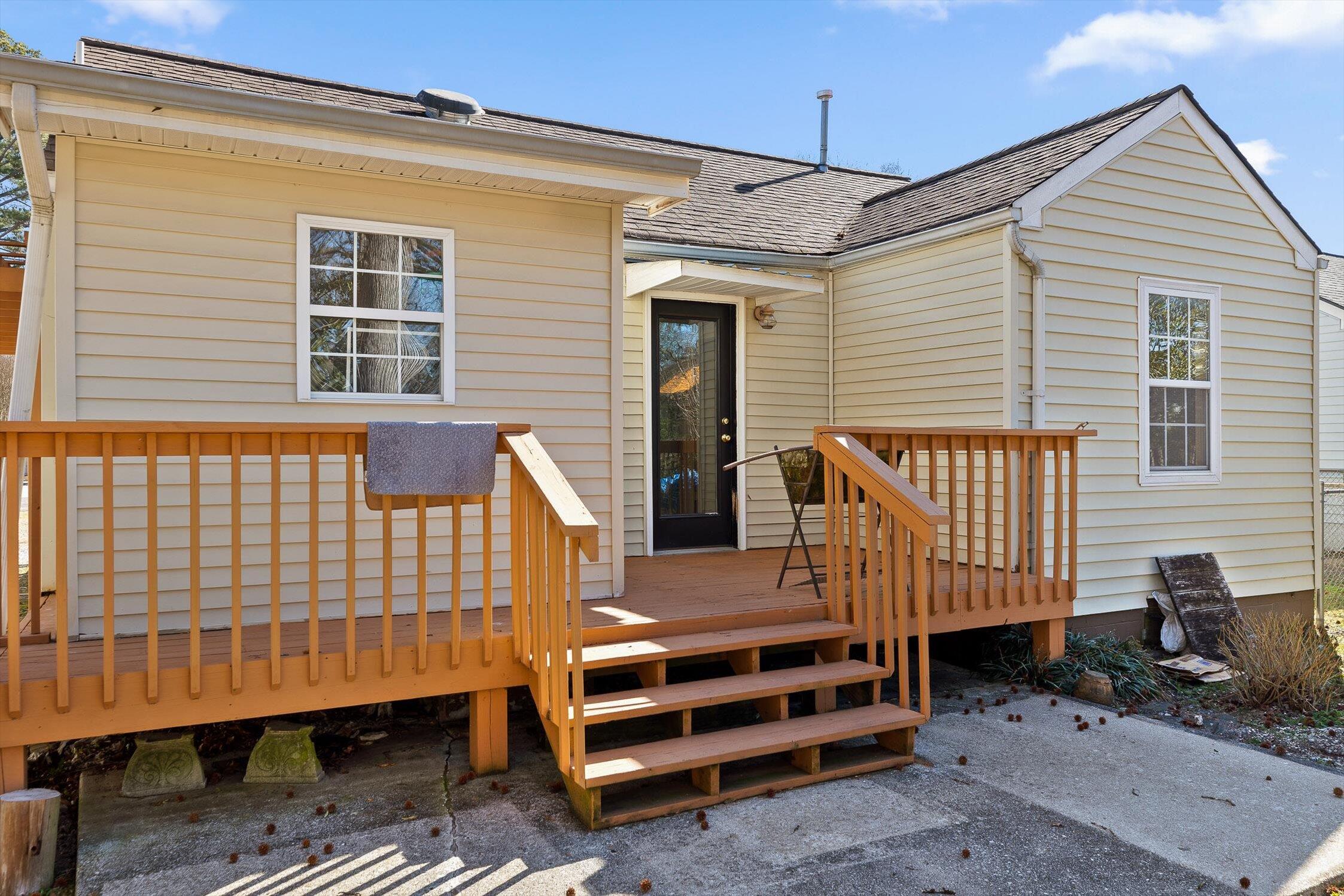 109 S Saint Marks Avenue