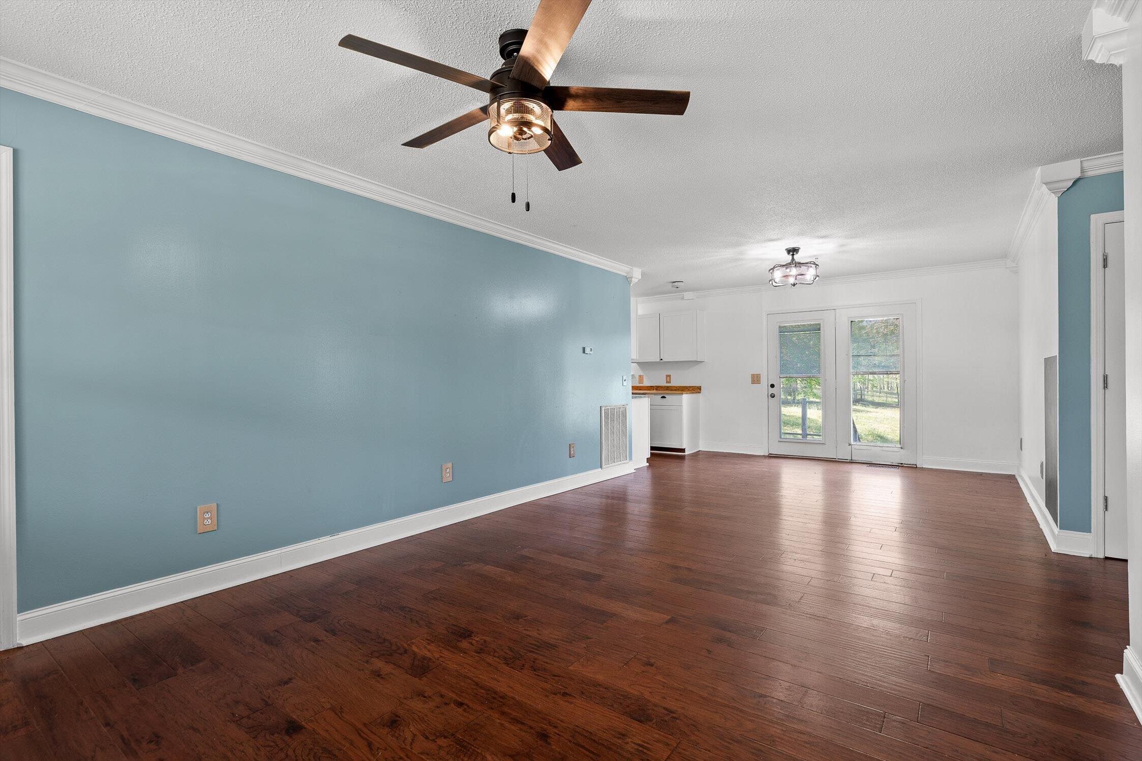 70 Pinoak Road