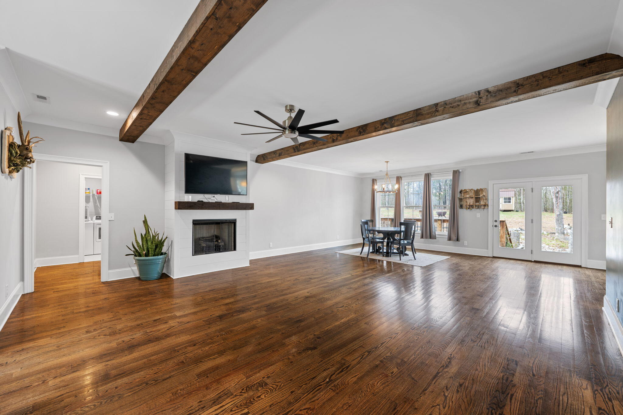 7265 Ron Road