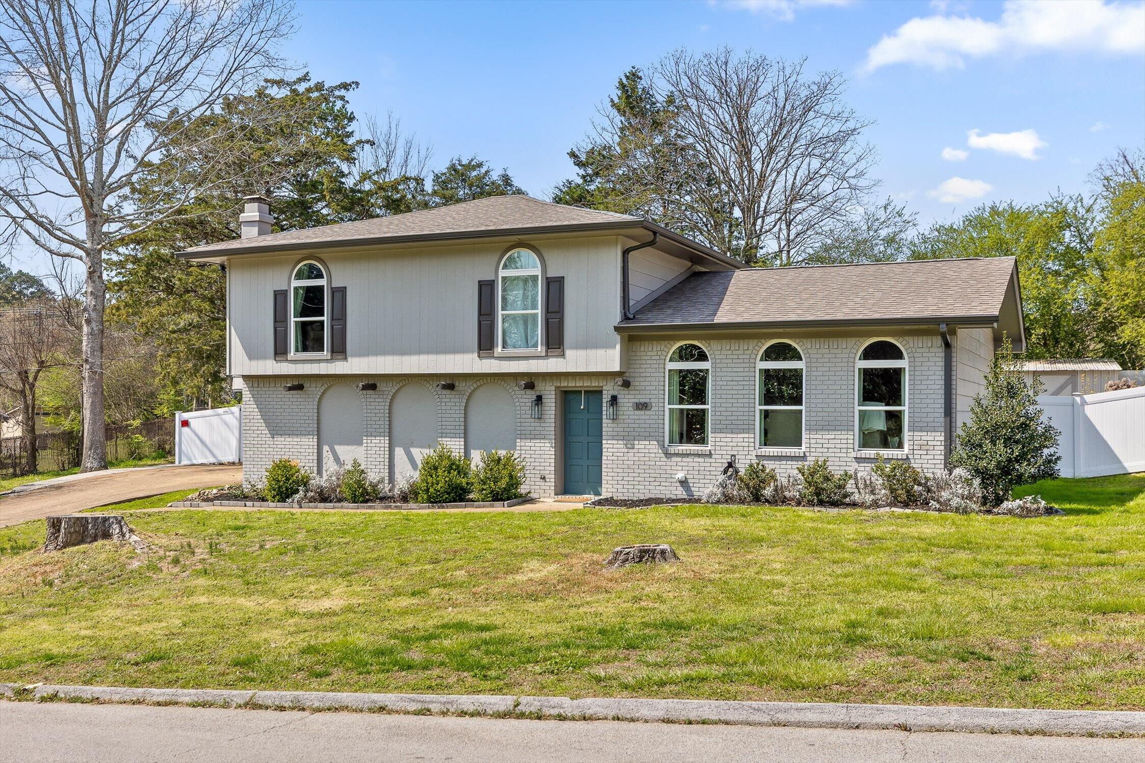 109 Rolling Ridge Drive