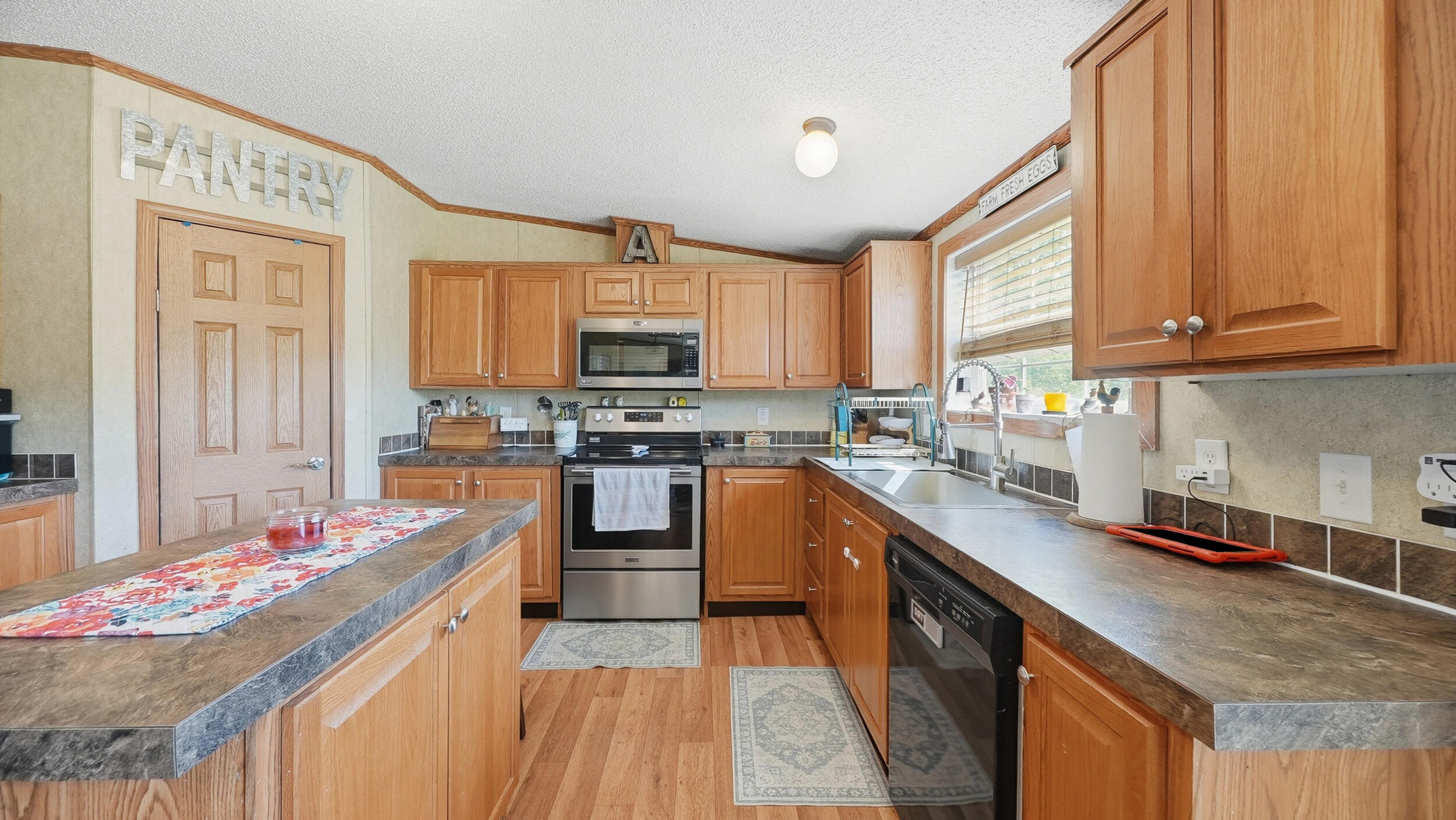 12129 Highway 193