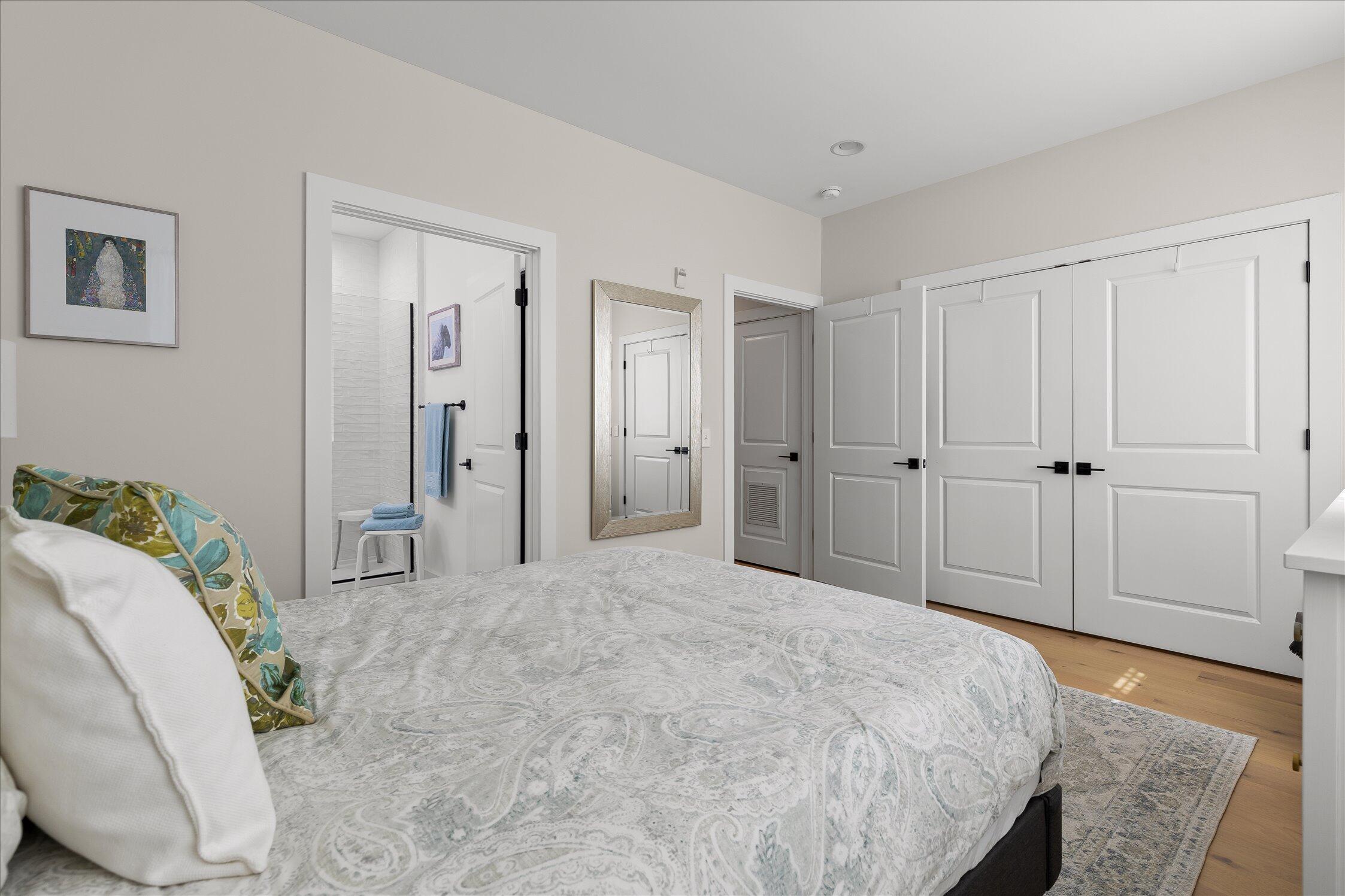 895 Cherokee Boulevard