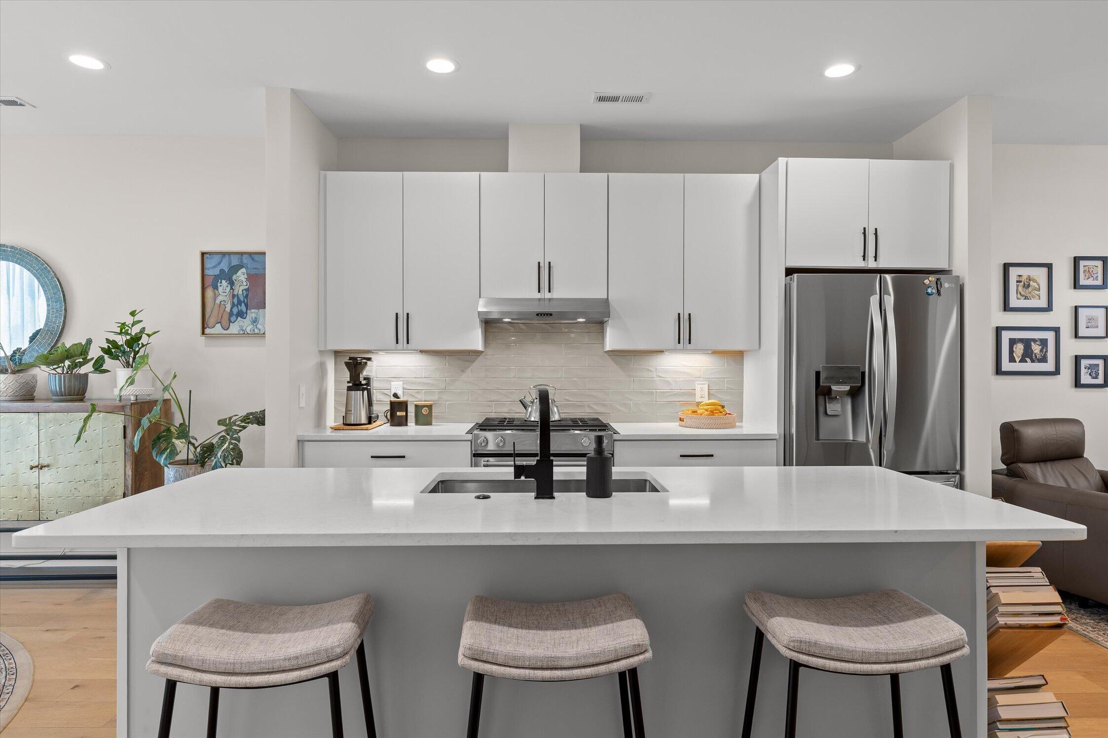 895 Cherokee Boulevard