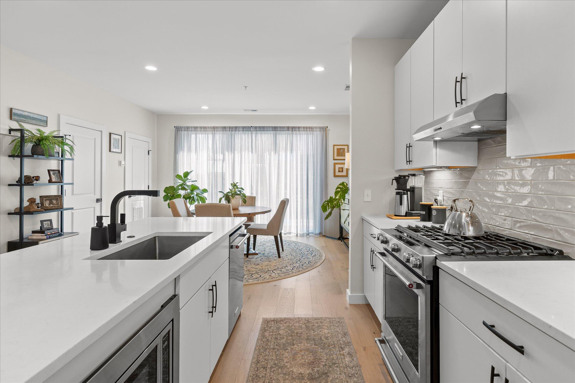 895 Cherokee Boulevard