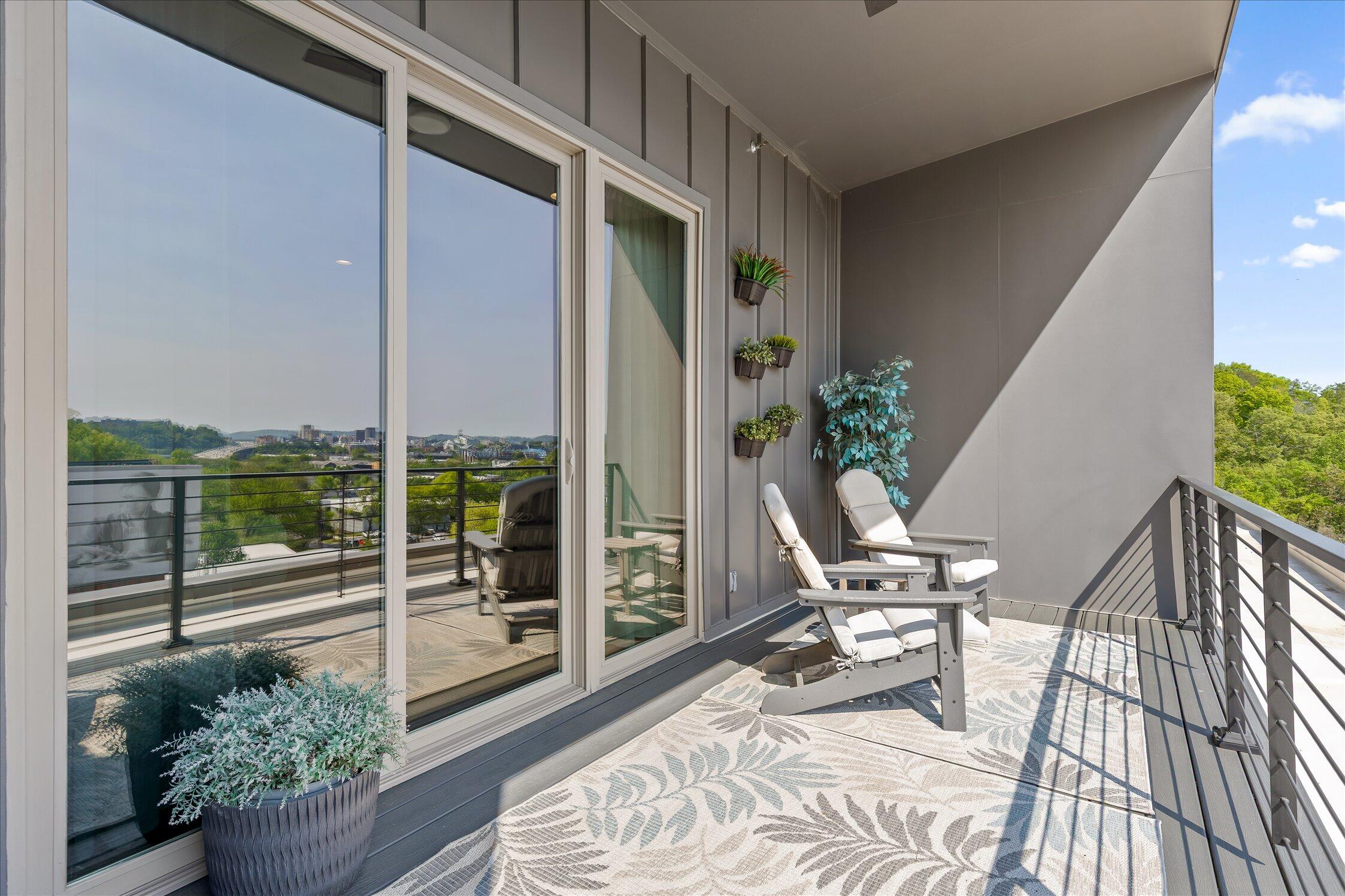 895 Cherokee Boulevard