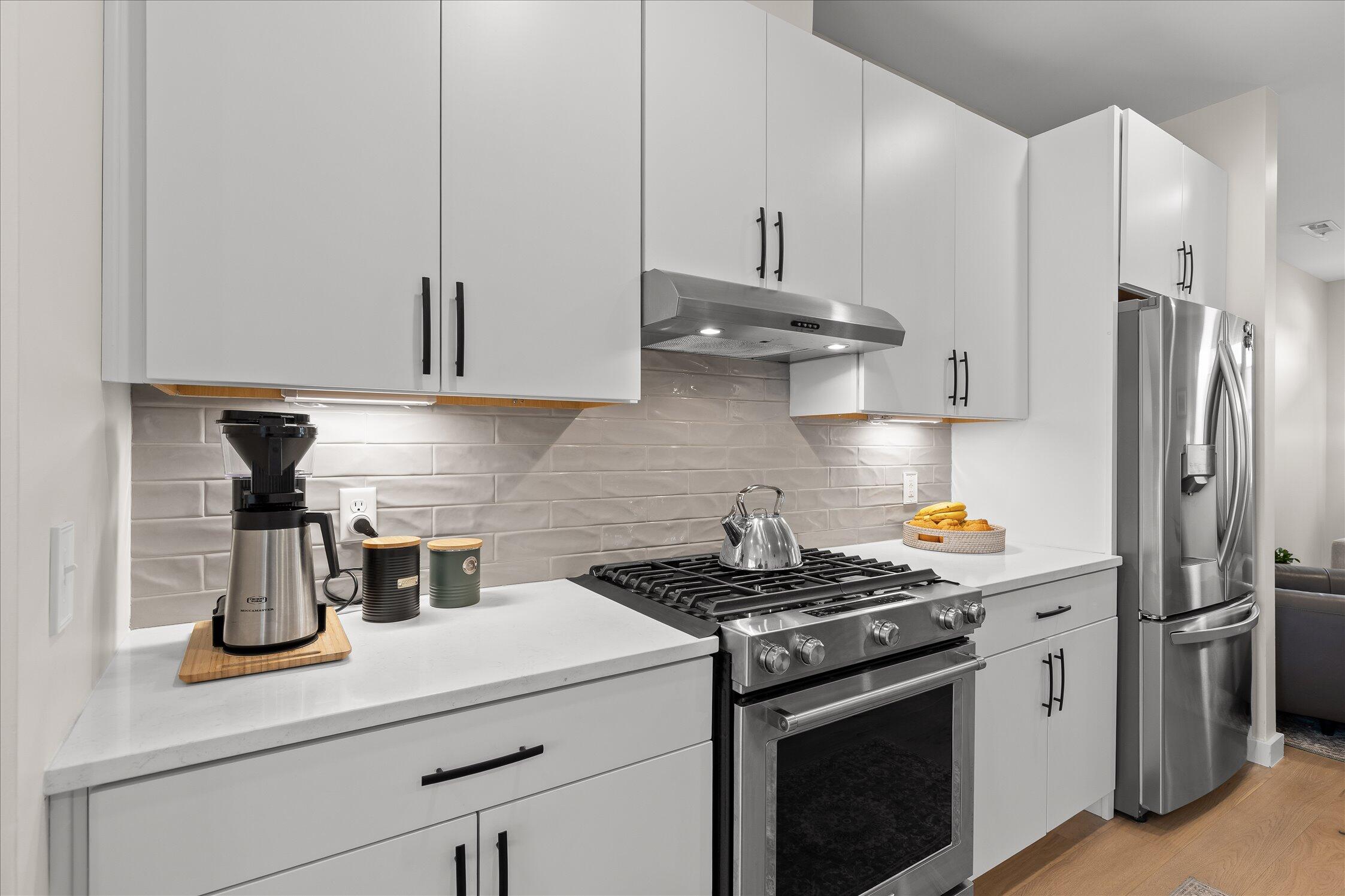 895 Cherokee Boulevard