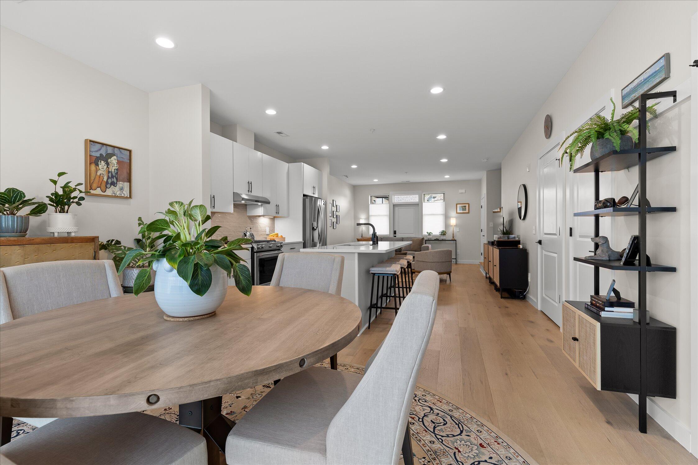 895 Cherokee Boulevard