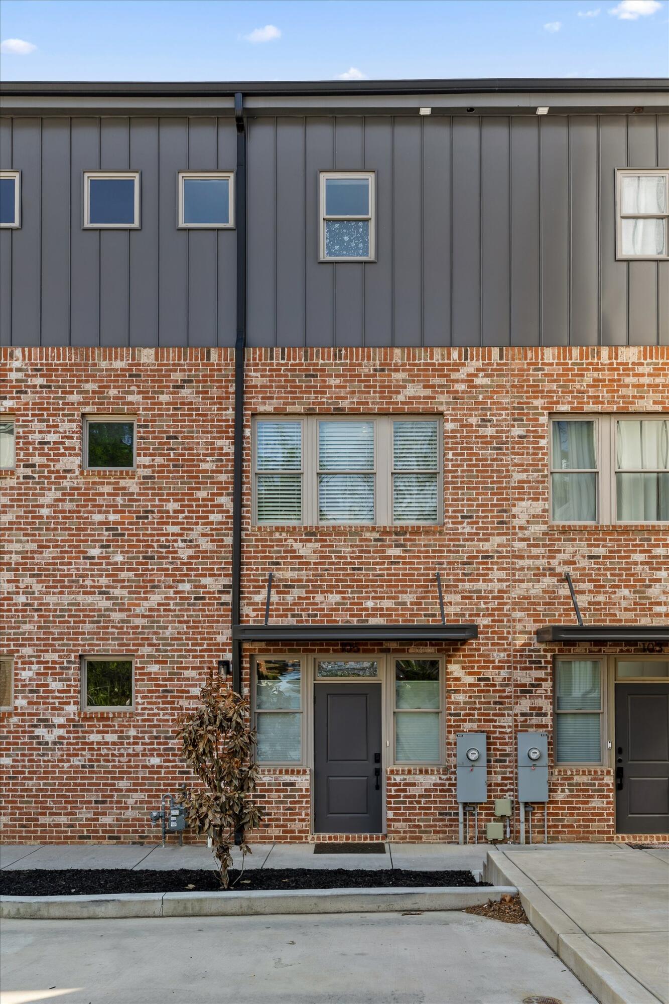 895 Cherokee Boulevard