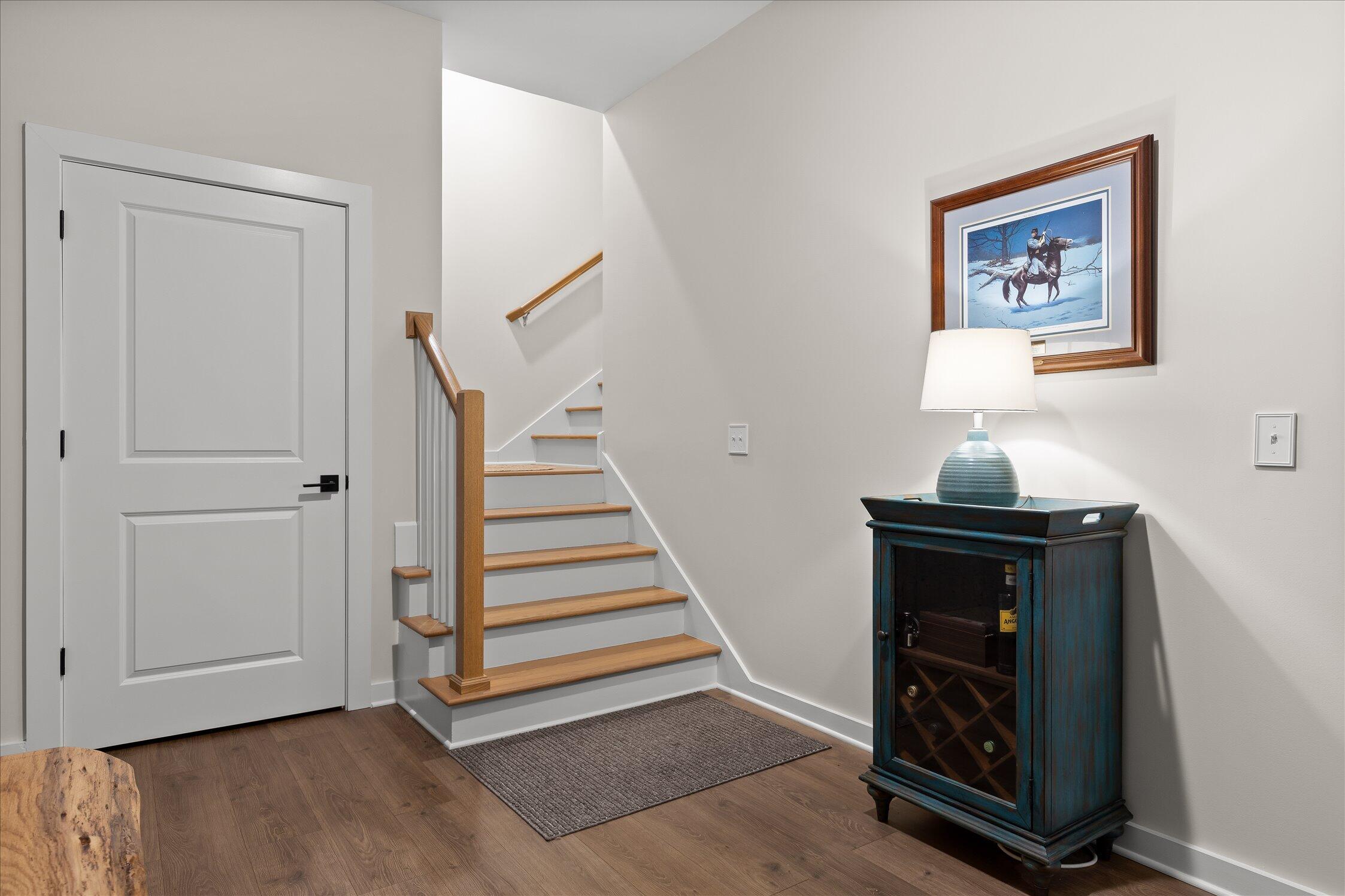 895 Cherokee Boulevard