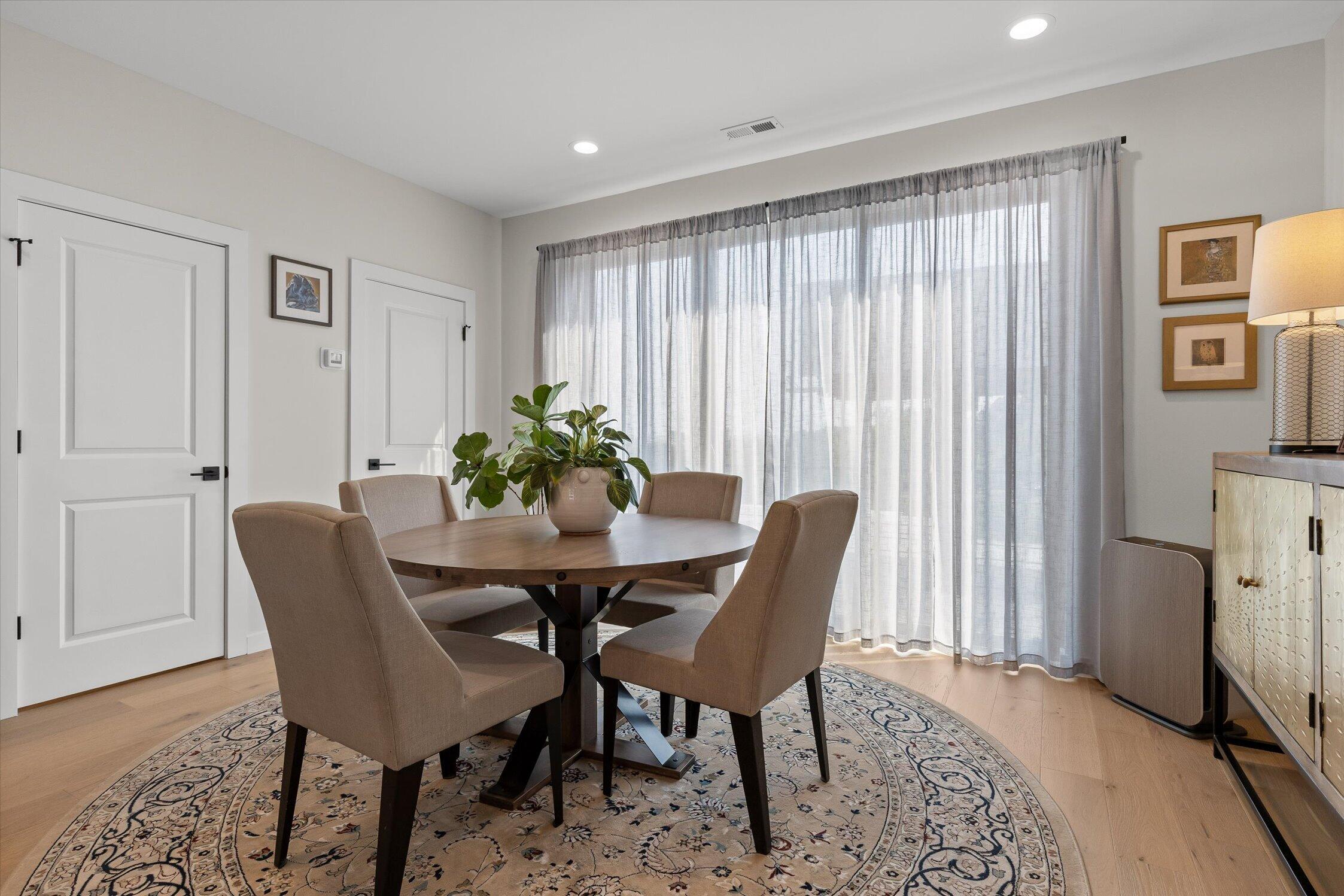 895 Cherokee Boulevard