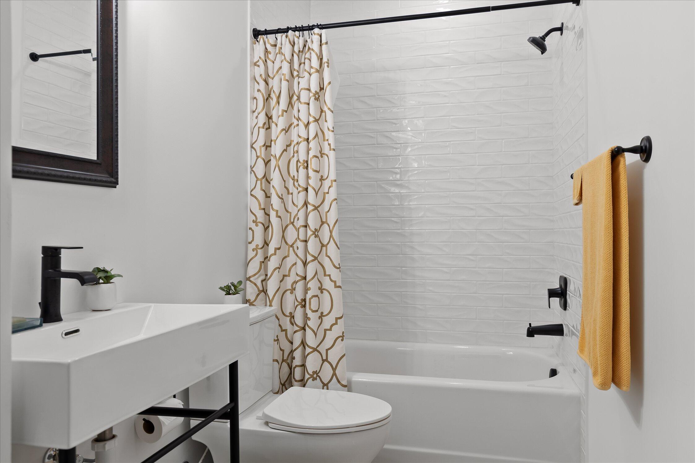 895 Cherokee Boulevard