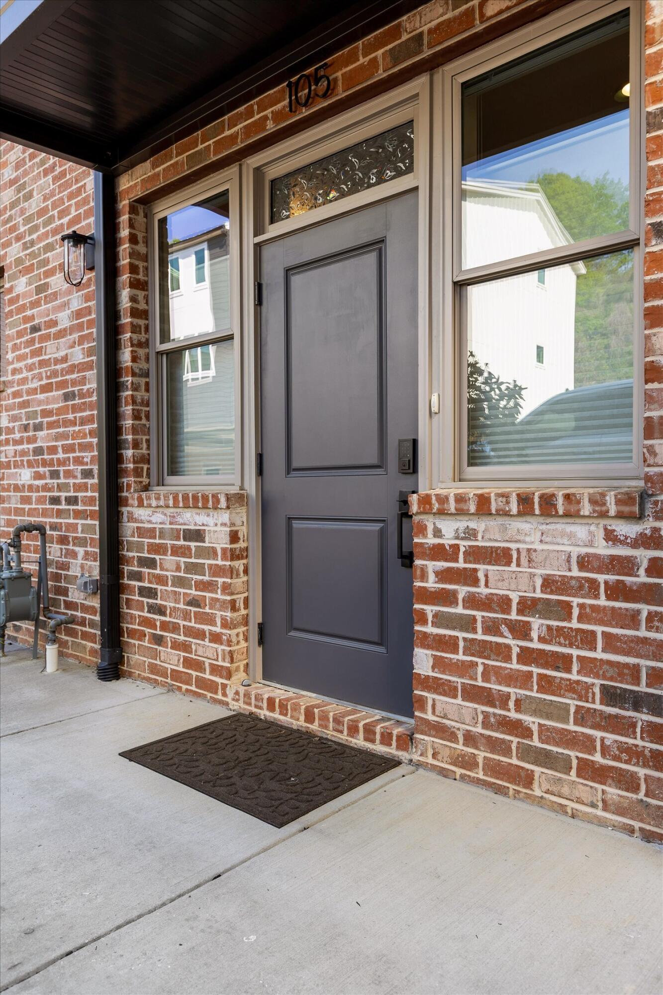 895 Cherokee Boulevard