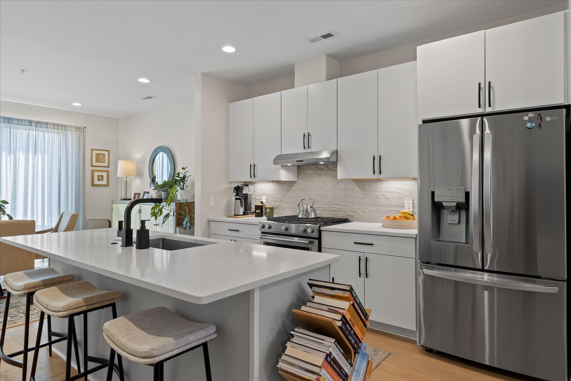 895 Cherokee Boulevard