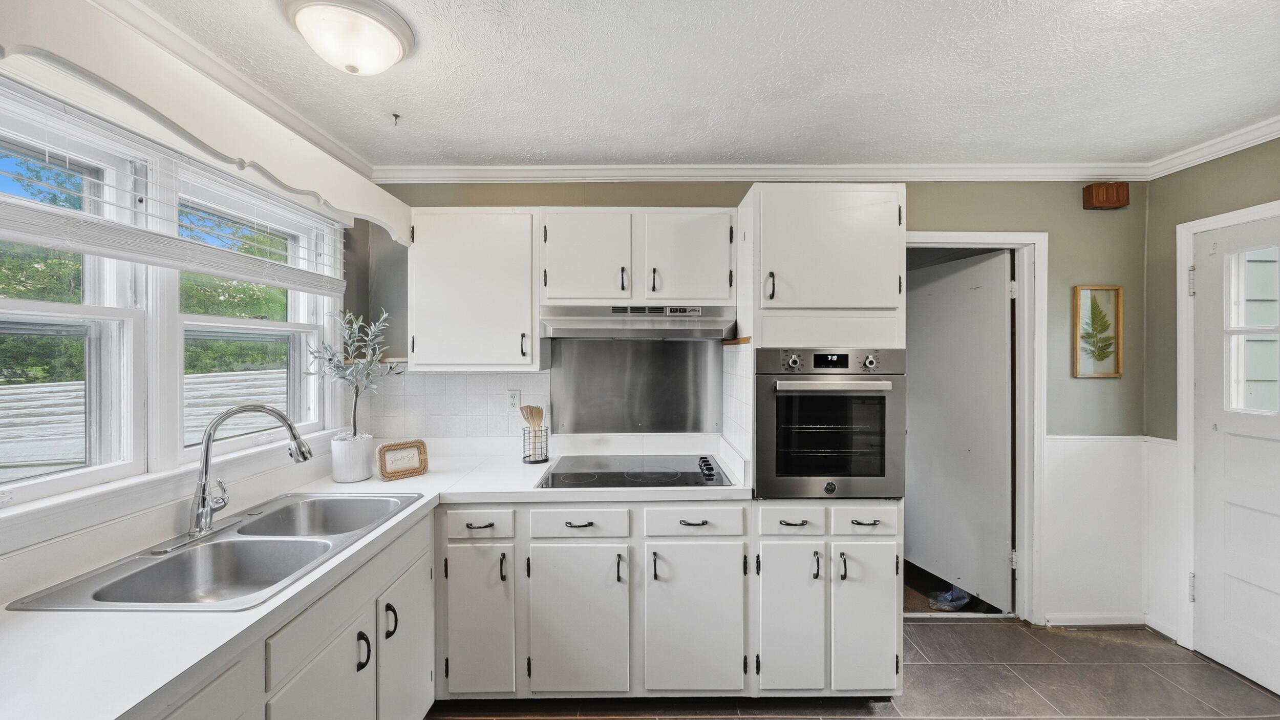 1411 Hickory Valley Road