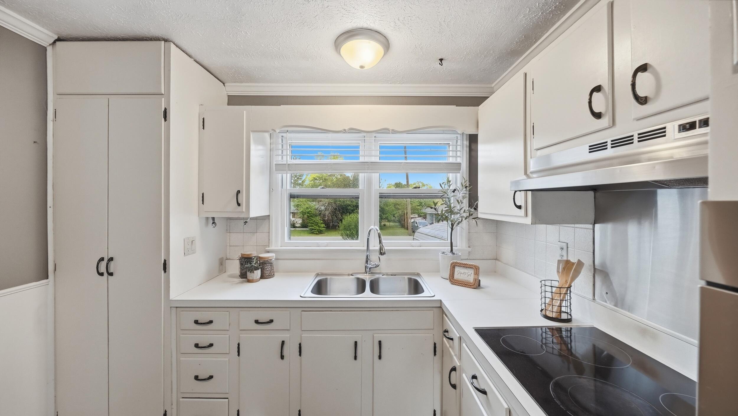 1411 Hickory Valley Road