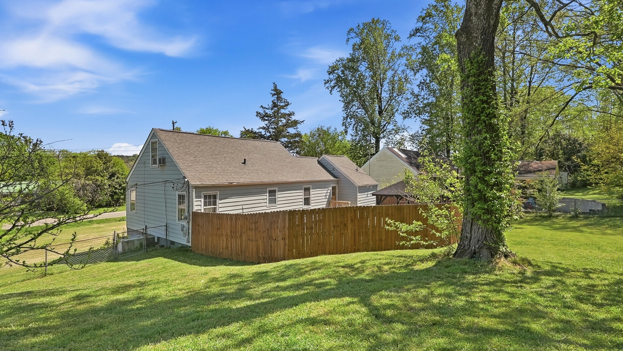 1411 Hickory Valley Road