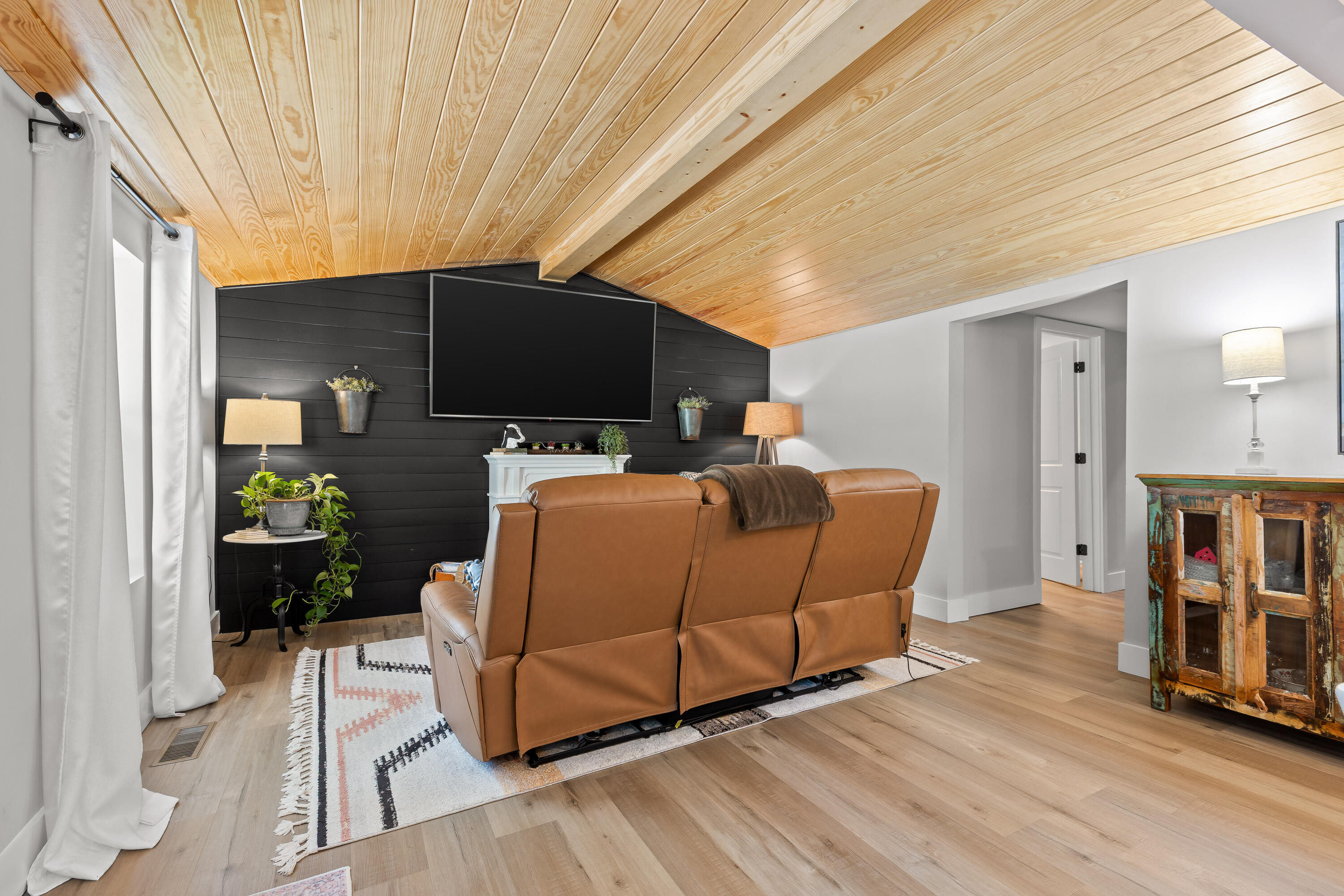 3940 Cole Trail