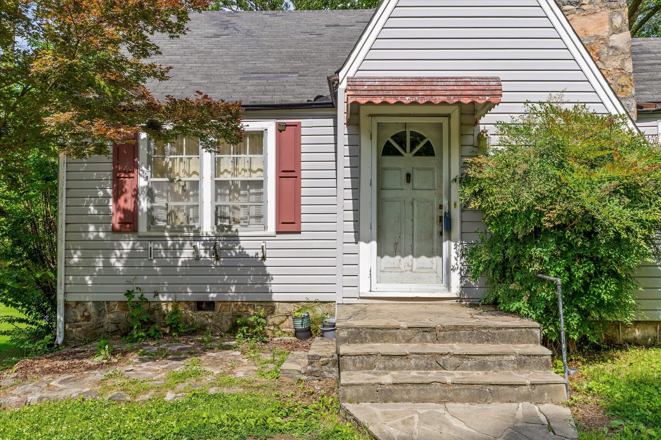 120 Alden Avenue